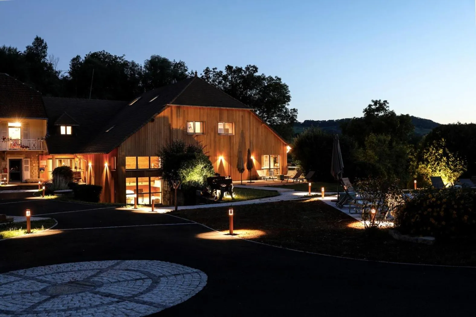 Swimming pool in Maison d'hôtes & SPA La Scierie