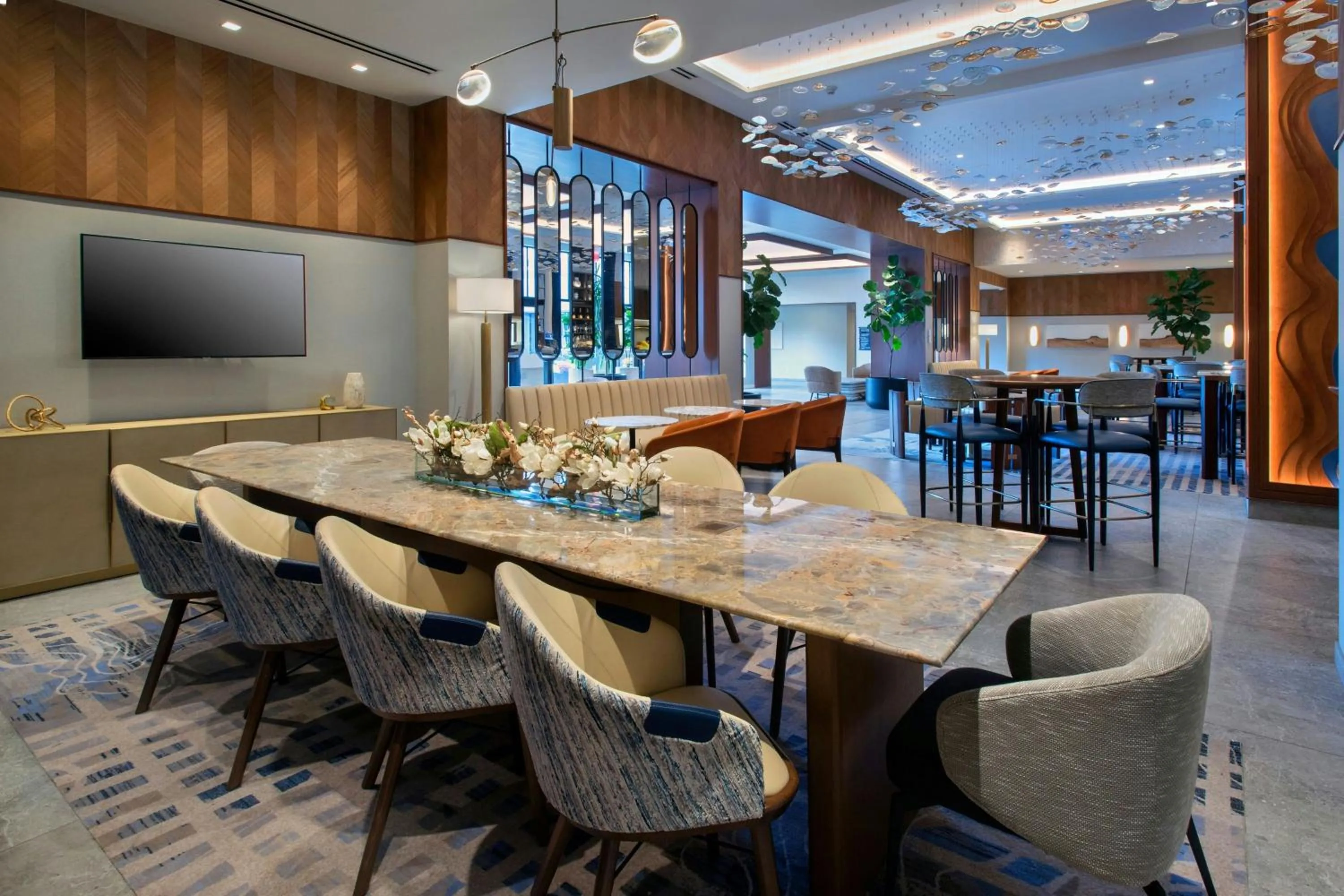 Lounge or bar in Westchester Marriott