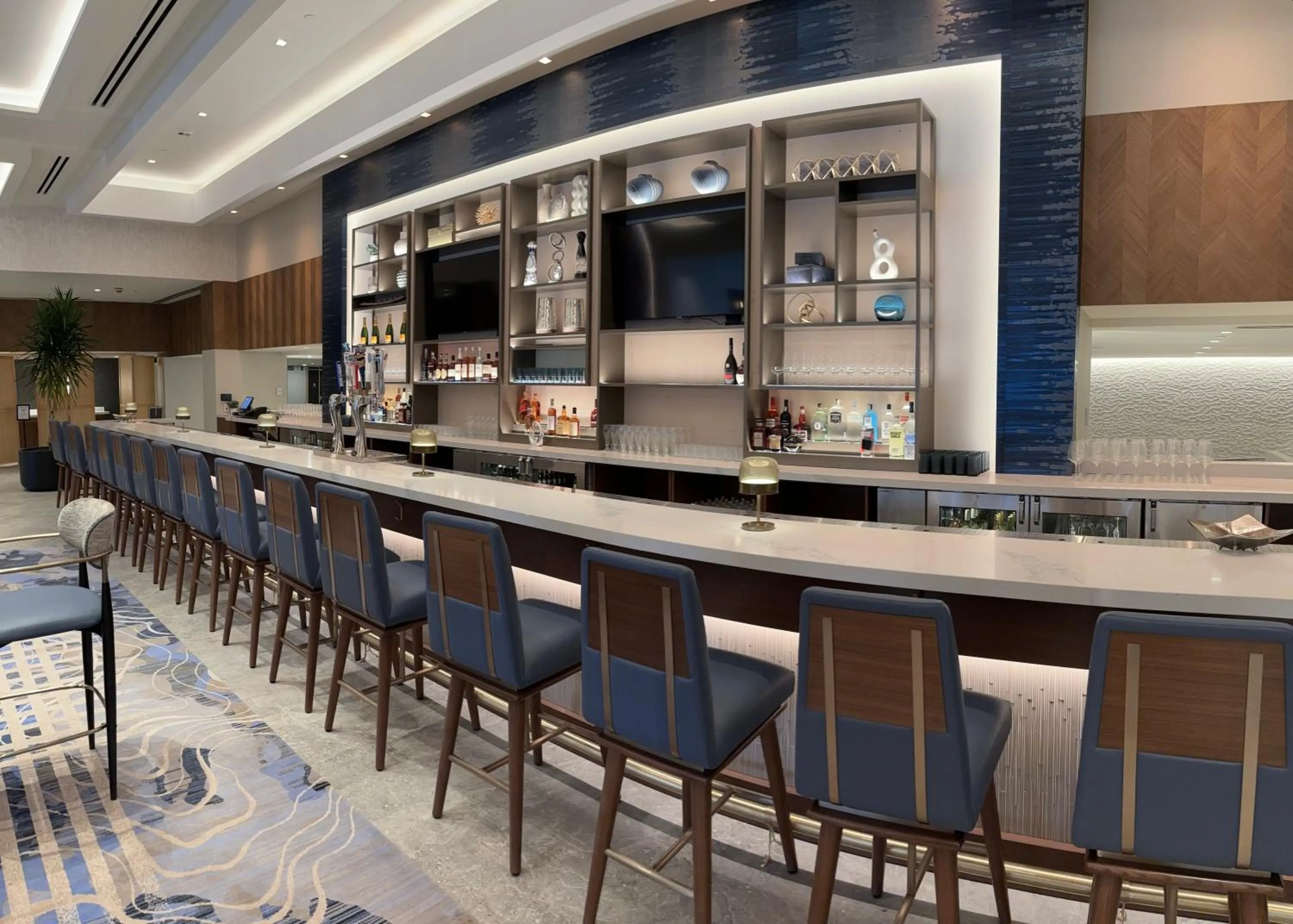 Lounge or bar in Westchester Marriott