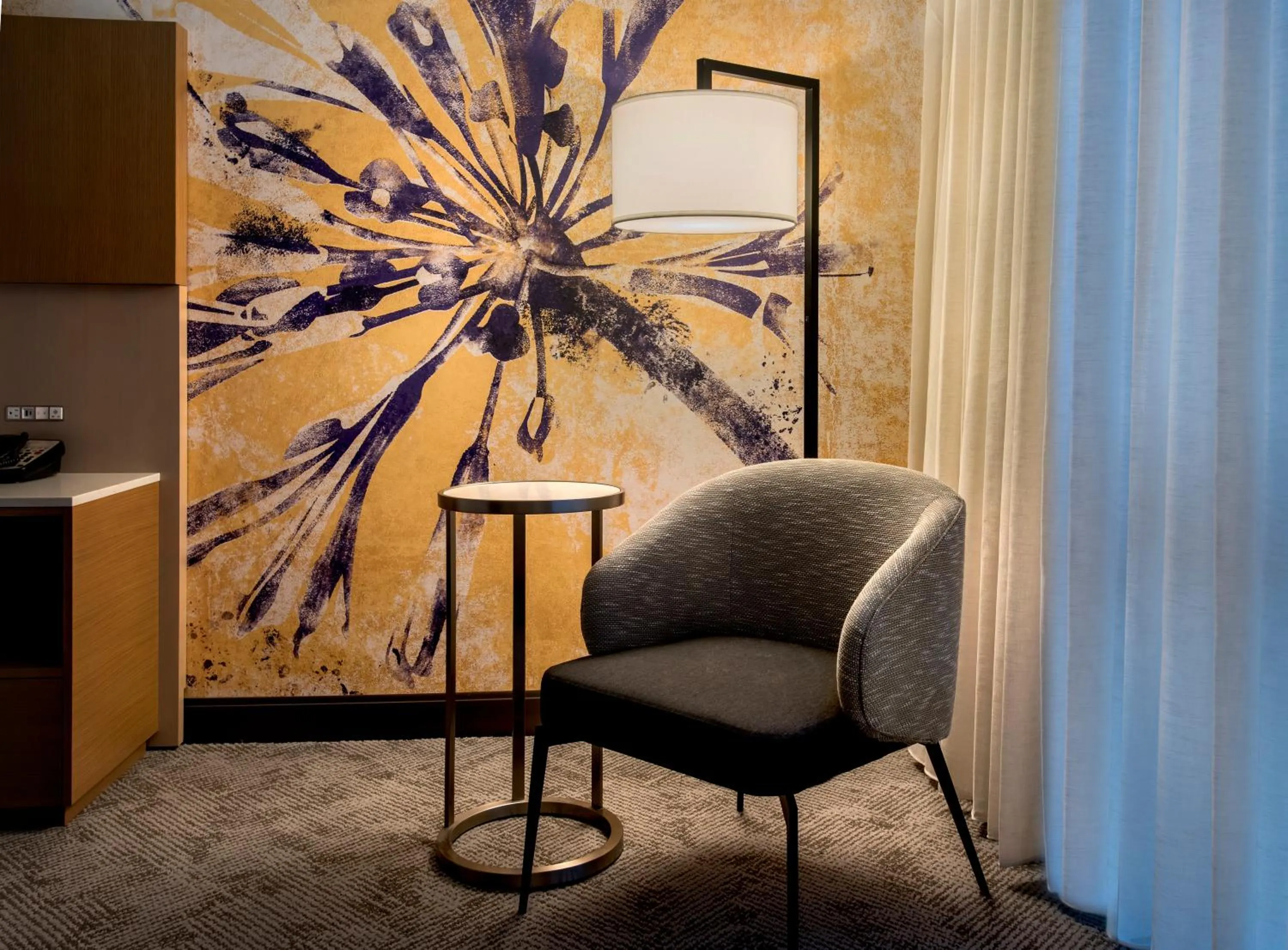 Seating area in Westchester Marriott