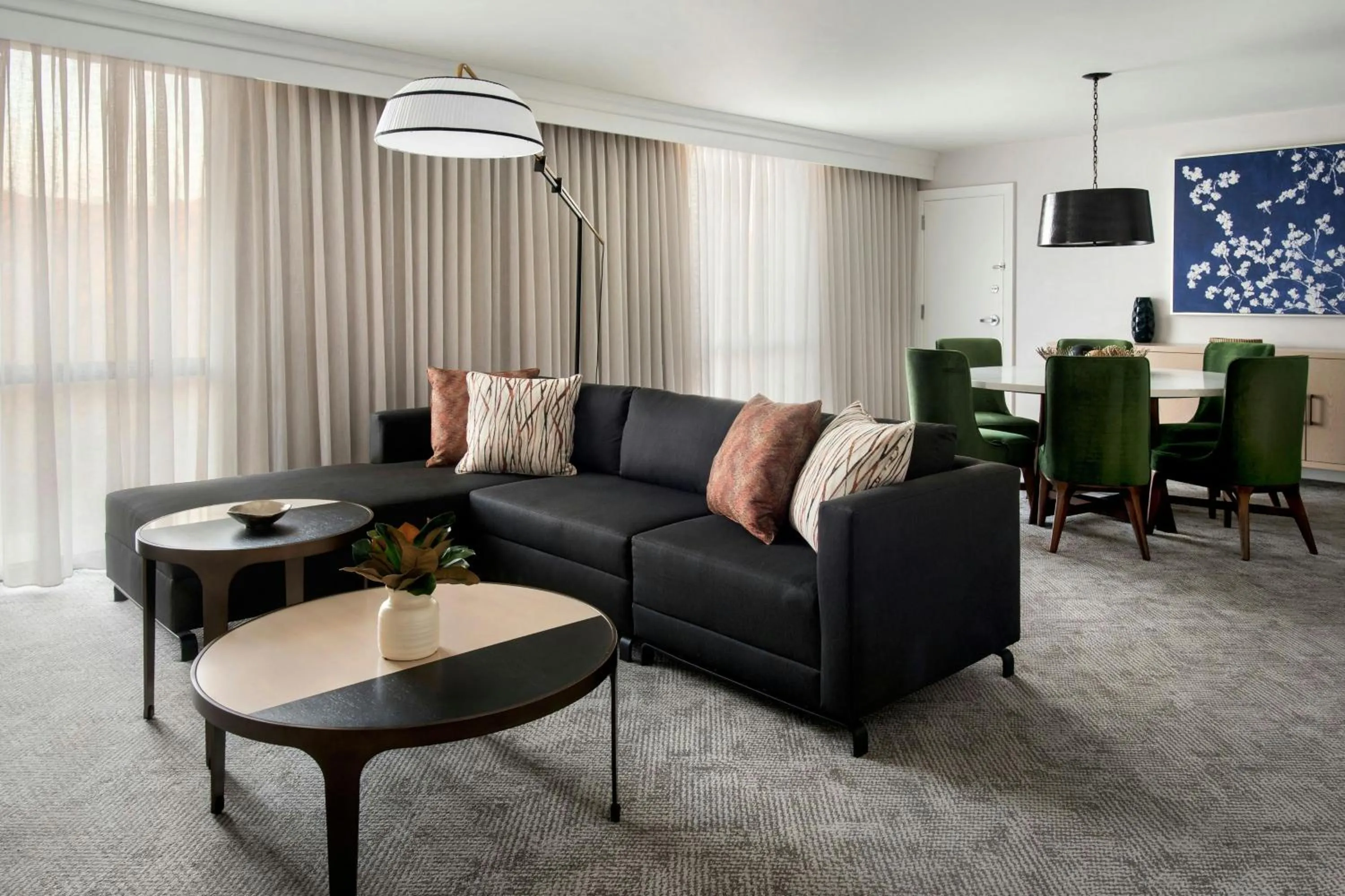 Photo of the whole room in Westchester Marriott