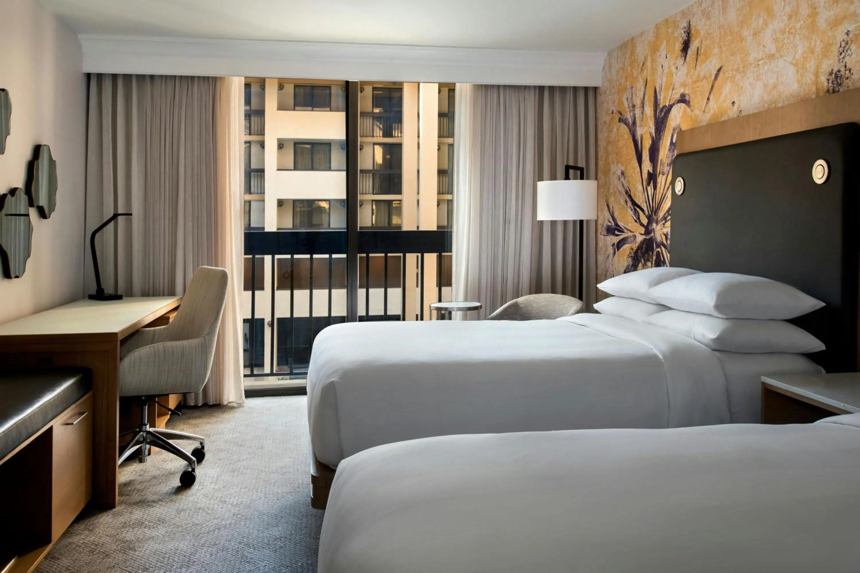 Bedroom, Bed in Westchester Marriott