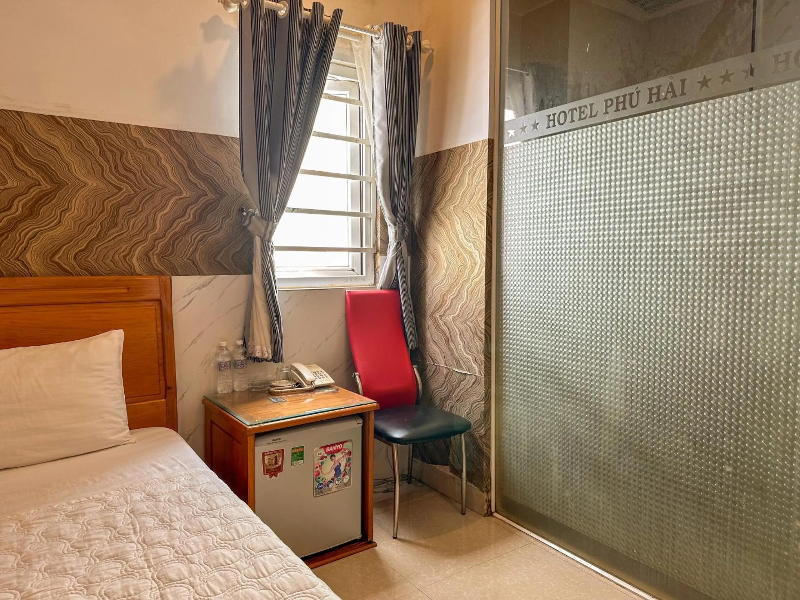 hair dresser, Bed in Hotel Phu Hai