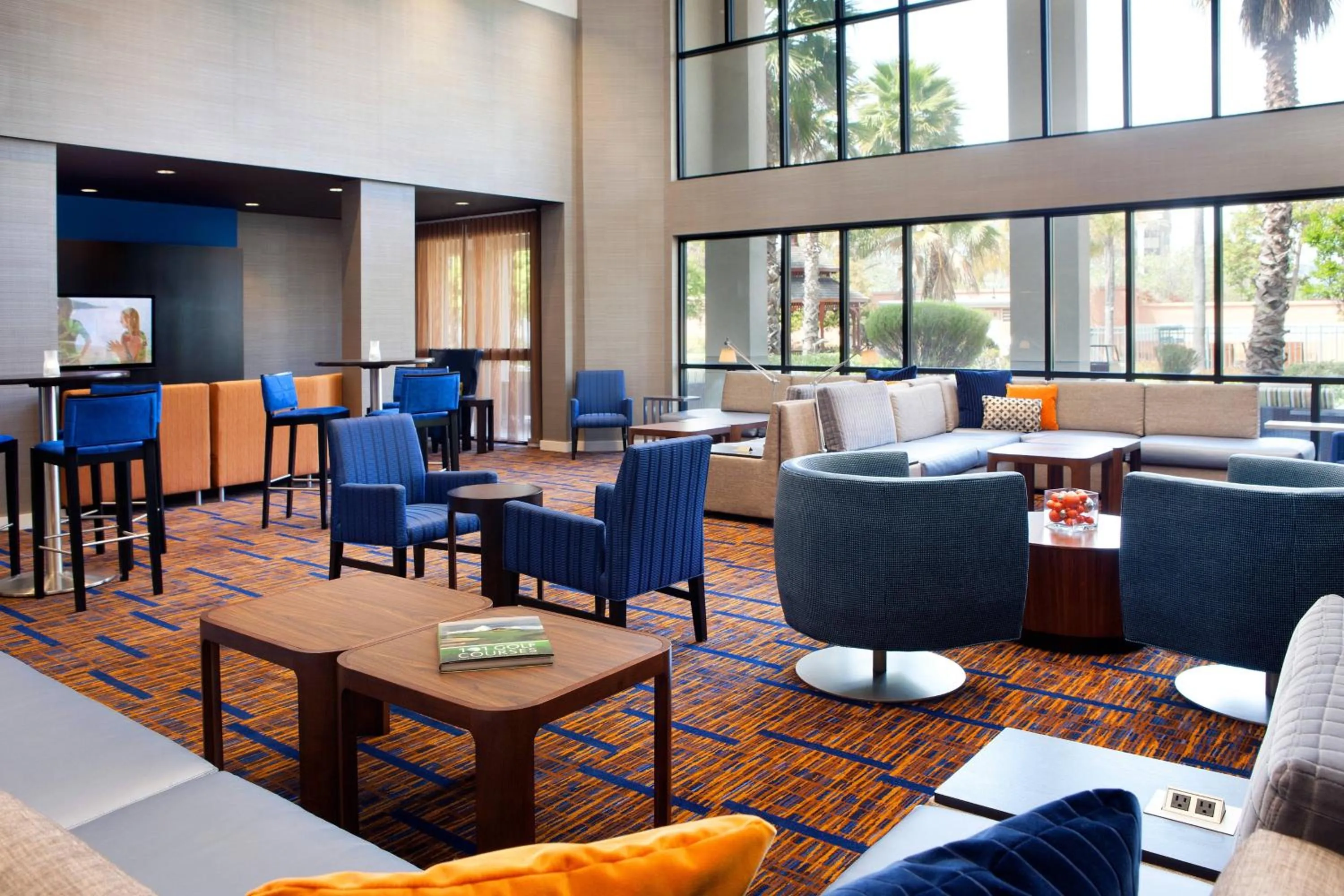 Lobby or reception in Courtyard by Marriott Oakland Airport