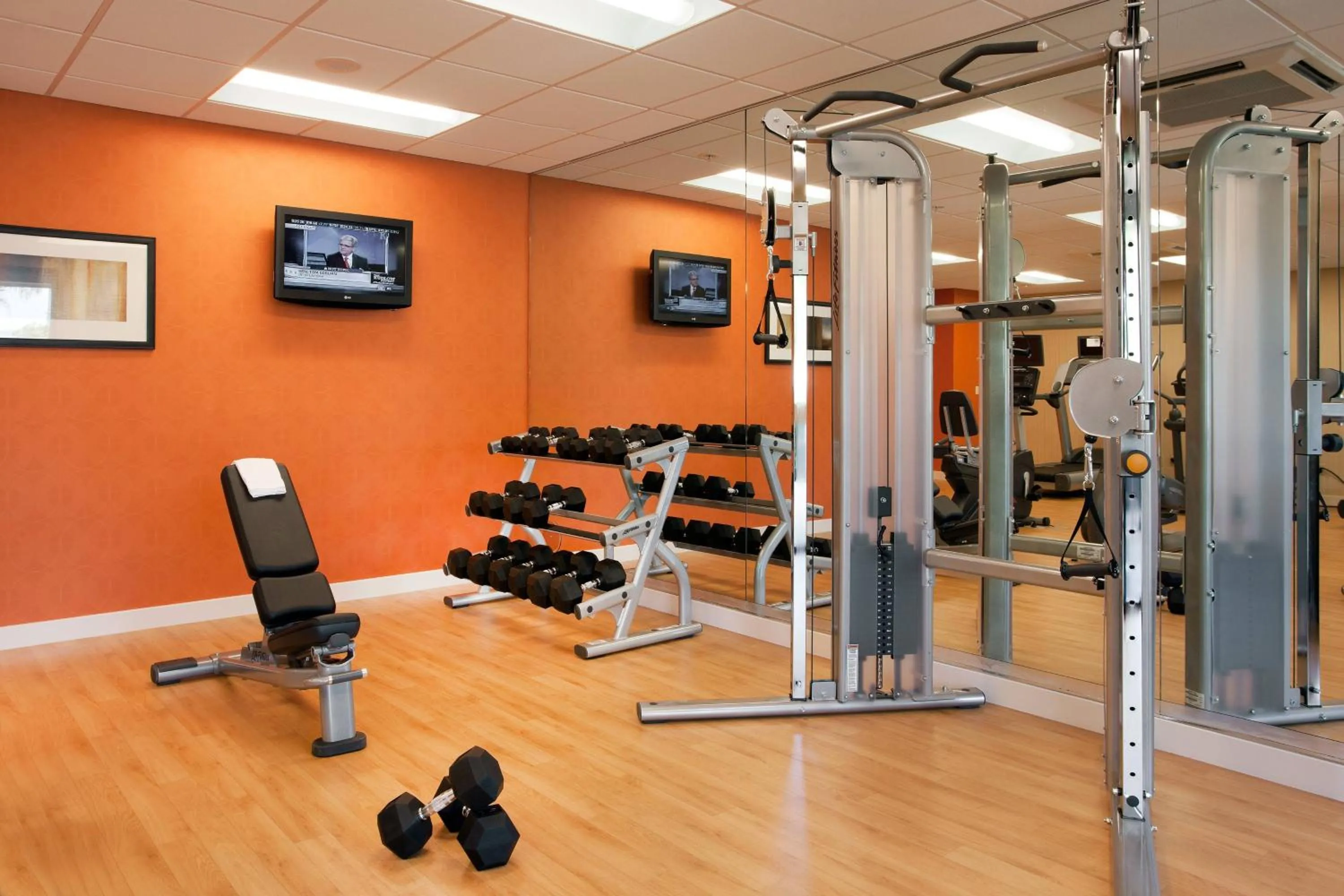 Fitness centre/facilities in Courtyard by Marriott Oakland Airport