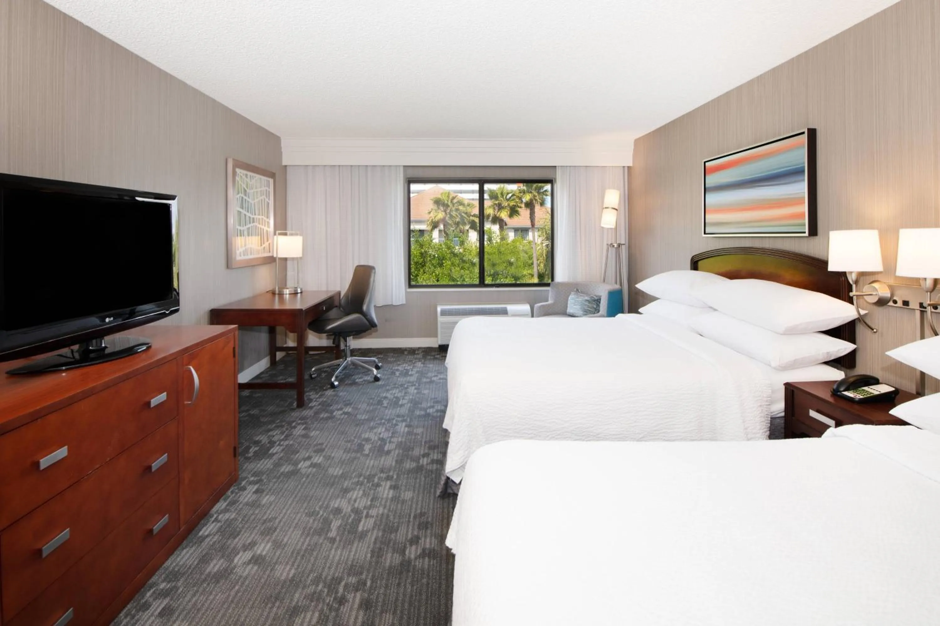Photo of the whole room, Bed in Courtyard by Marriott Oakland Airport