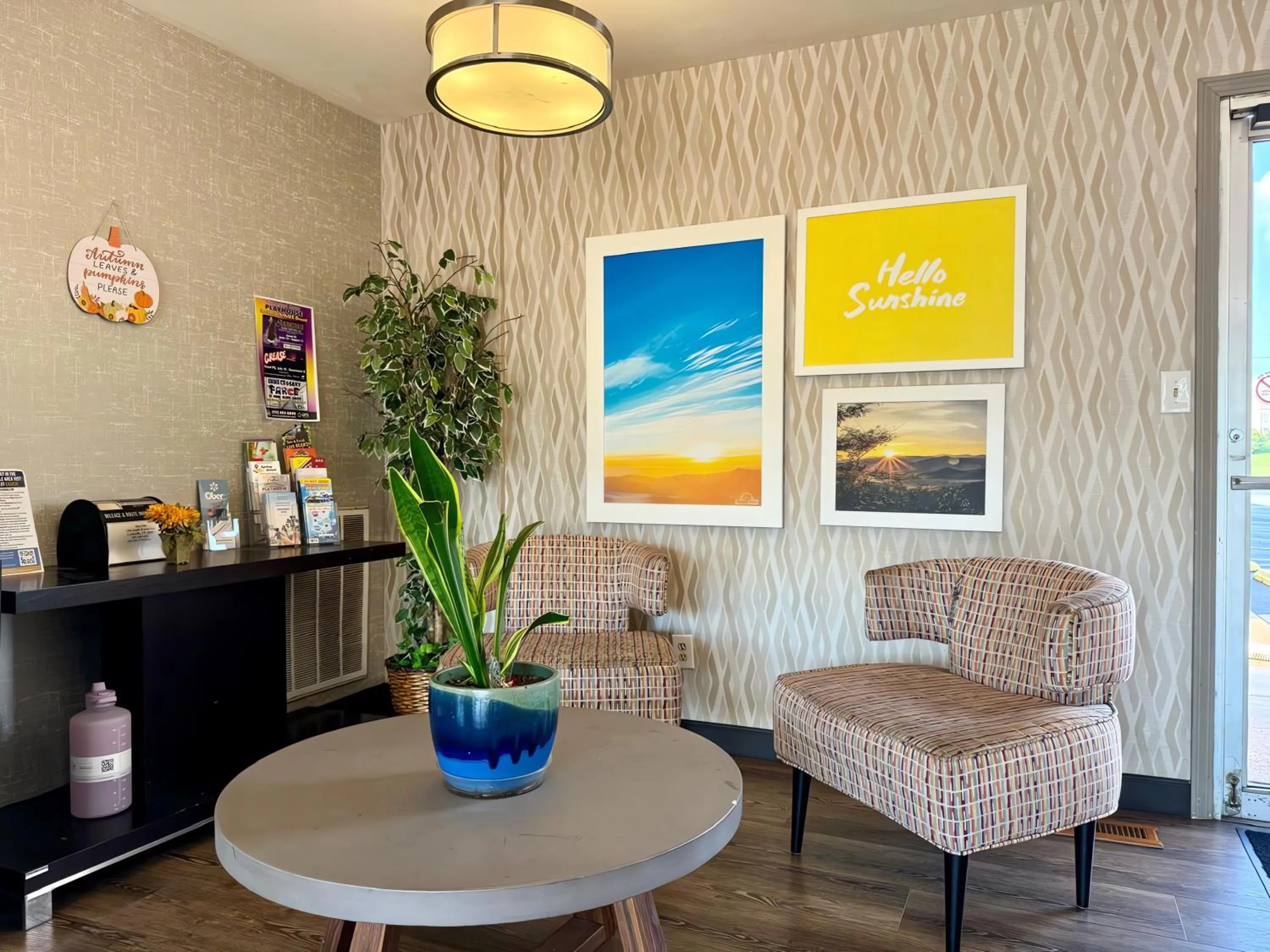 Seating area in Days Inn by Wyndham Cookeville