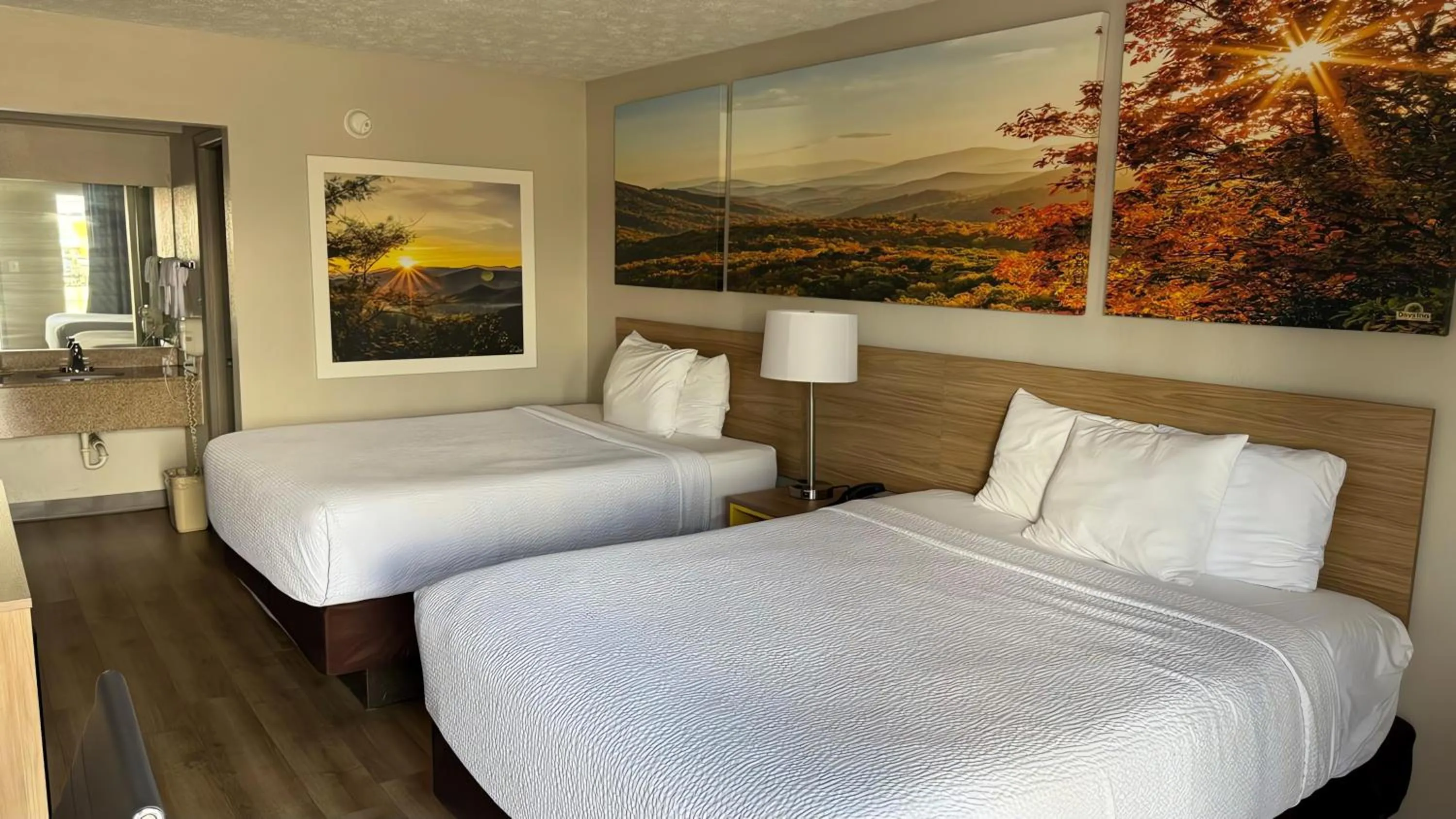 Bedroom, Bed in Days Inn by Wyndham Cookeville