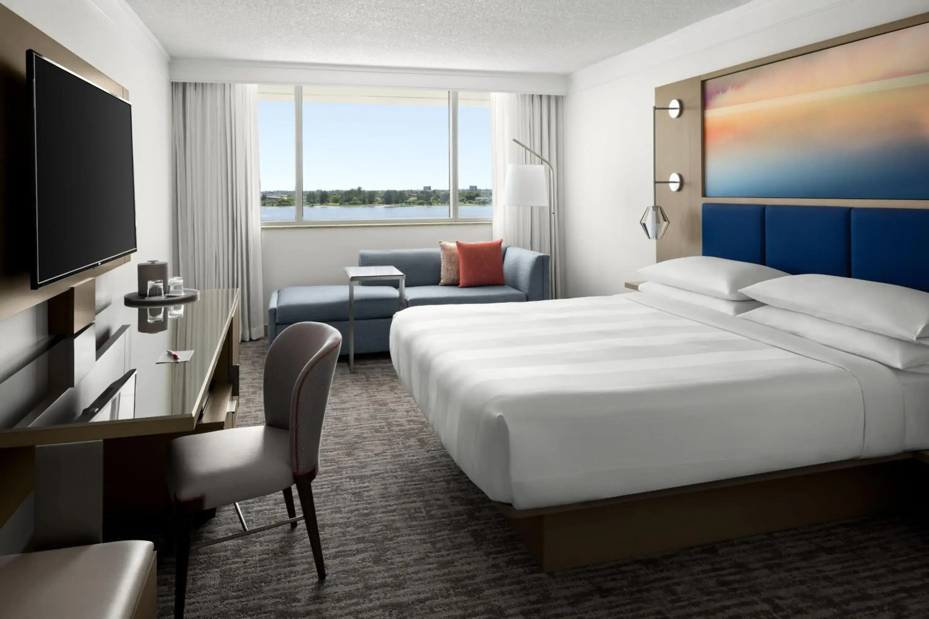 Deluxe King Room with Sofa Bed and Lake View in West Palm Beach Marriott Deluxe King Room with Sofa Bed and Lake View in West Palm Beach Marriott