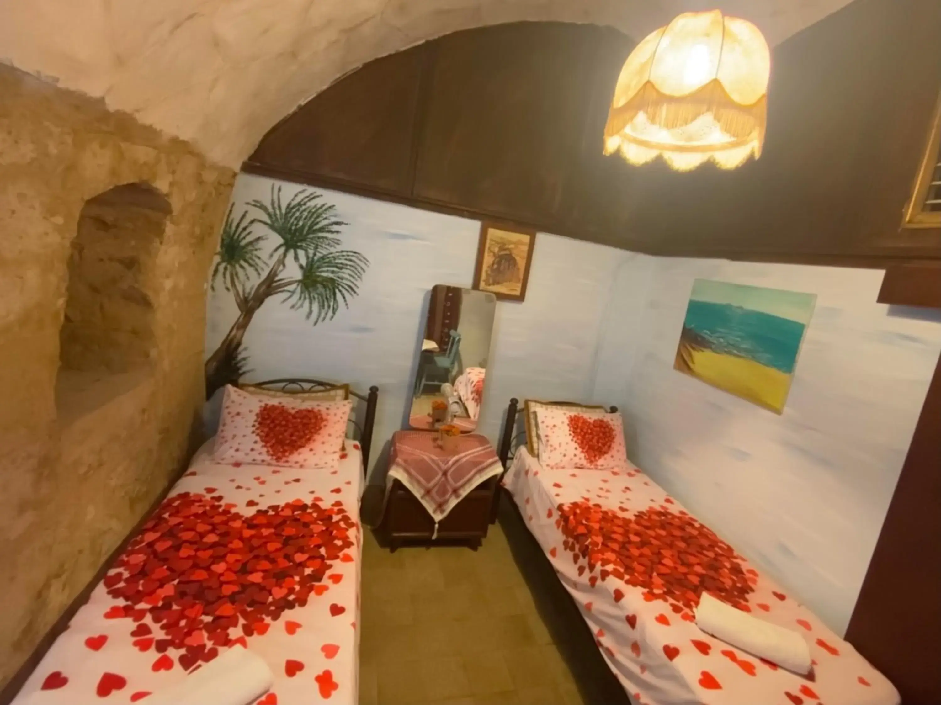 Twin Room with Shared Bathroom in Guest House Antique Twin Room with Shared Bathroom in Guest House Antique