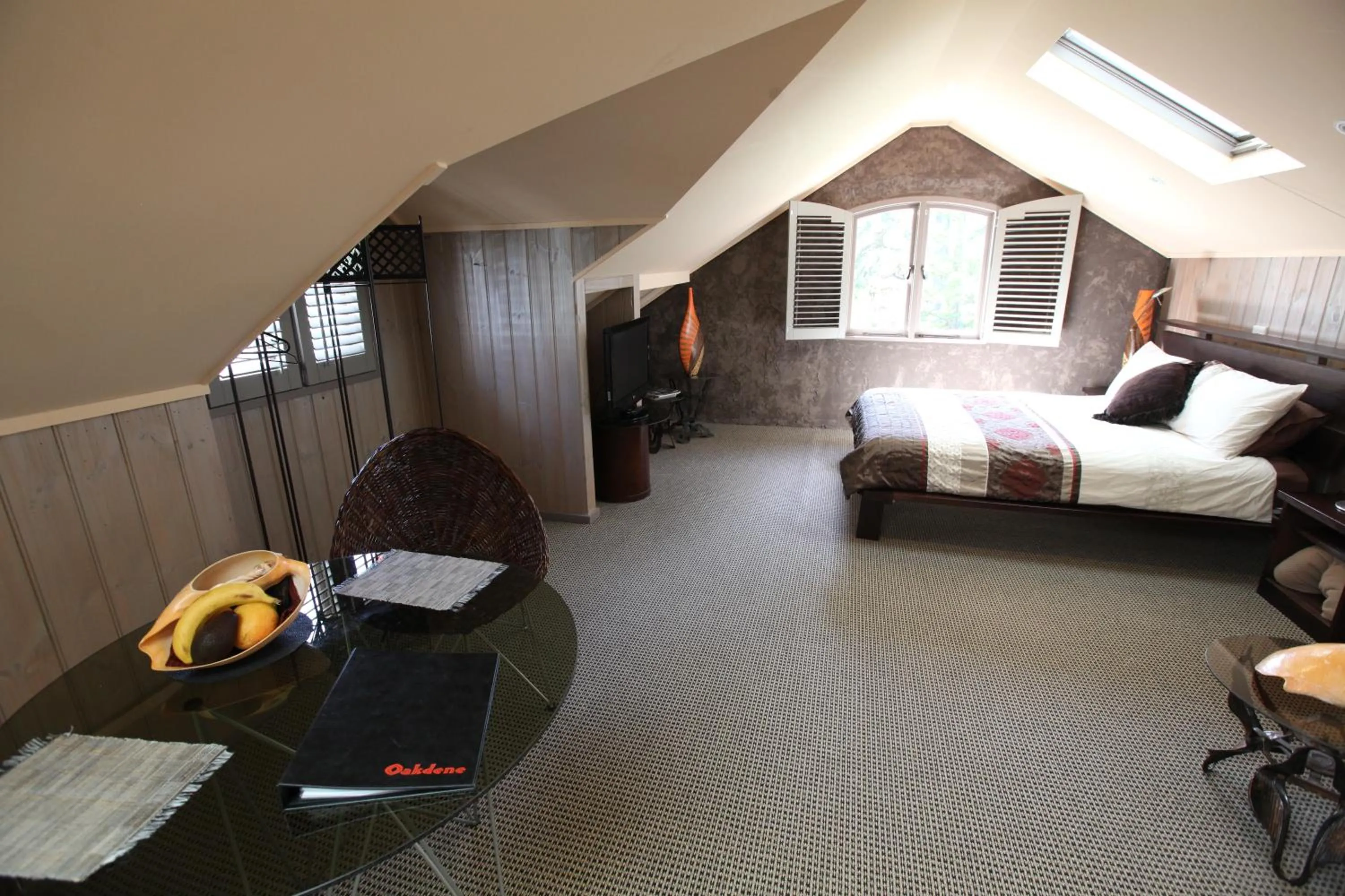 Photo of the whole room, Bed in Oakdene Vineyards Guesthouse