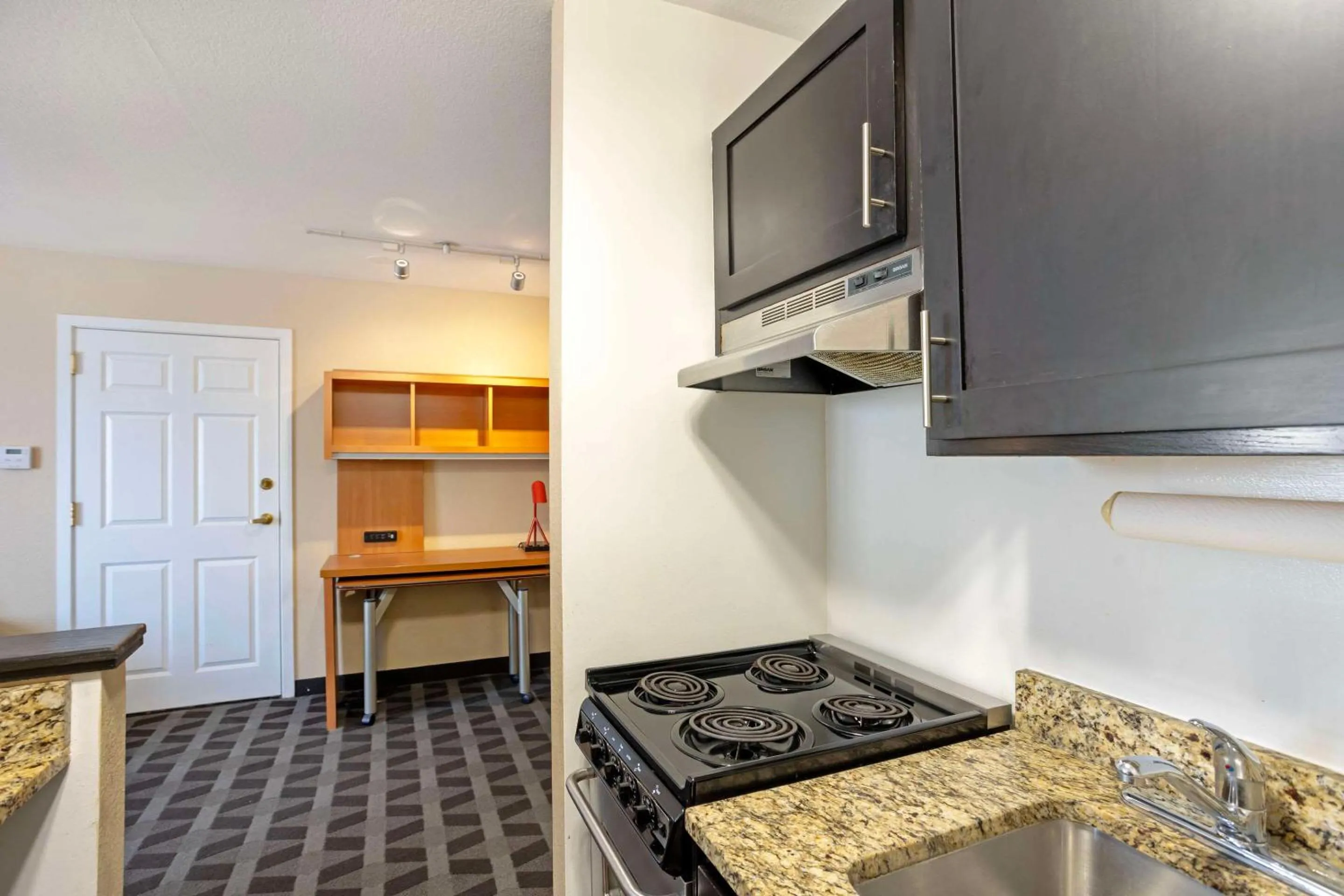 Bedroom in MainStay Suites Mt Laurel - Philadelphia