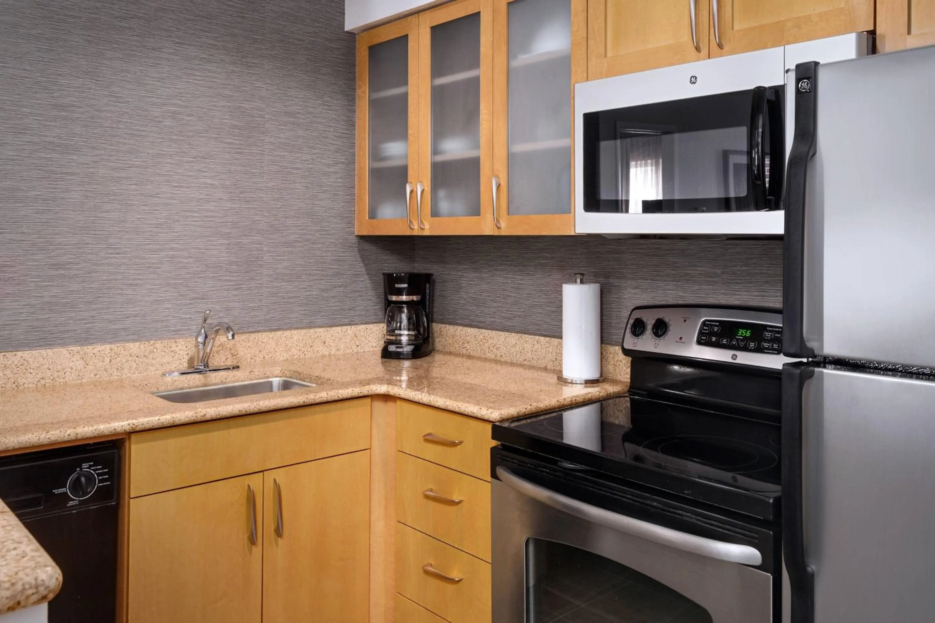 Bedroom in Residence Inn Philadelphia Willow Grove