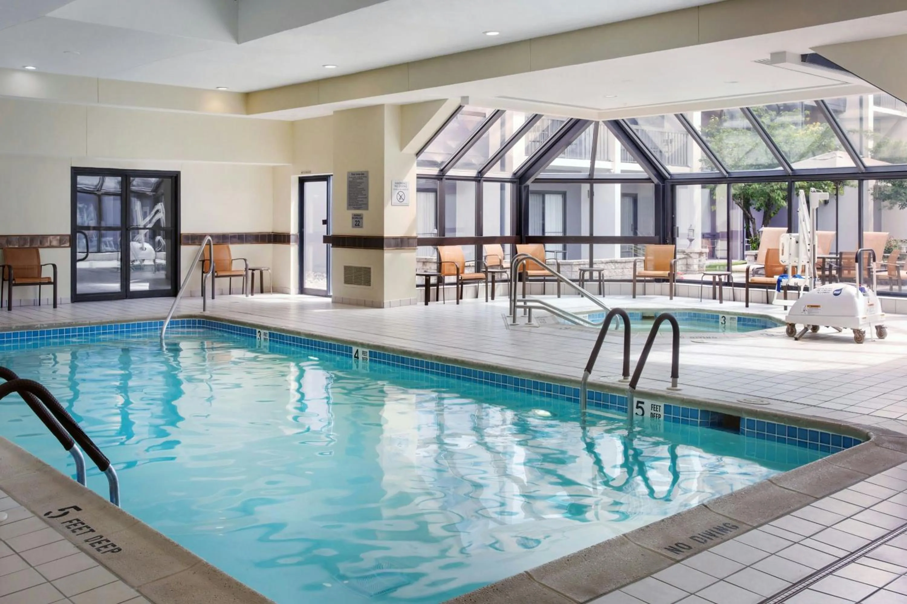 Swimming pool in Courtyard Philadelphia Willow Grove