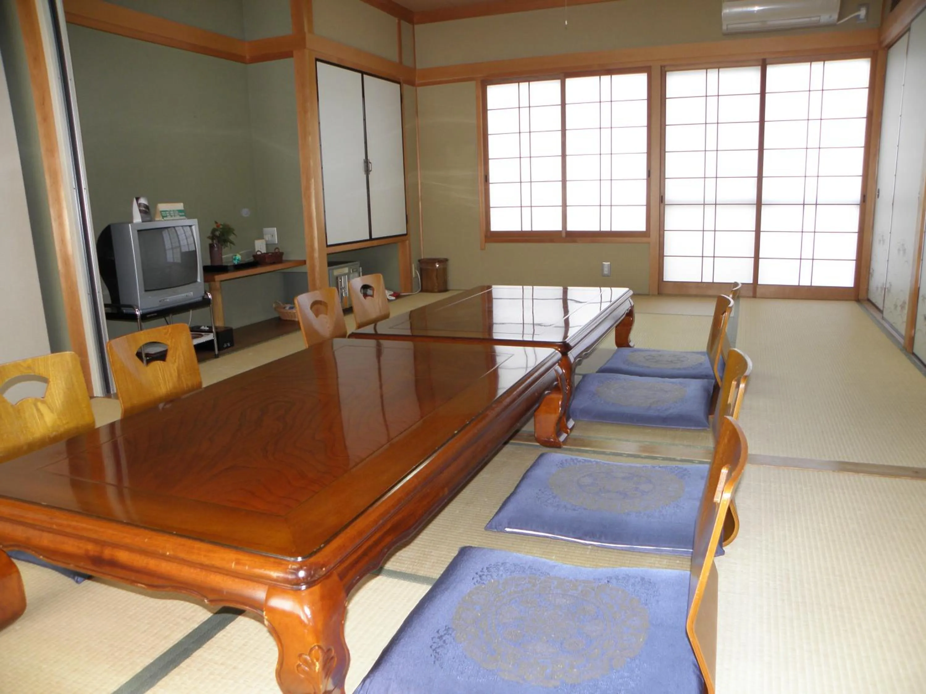 Photo of the whole room in Ryujin Onsen Marui Ryokan