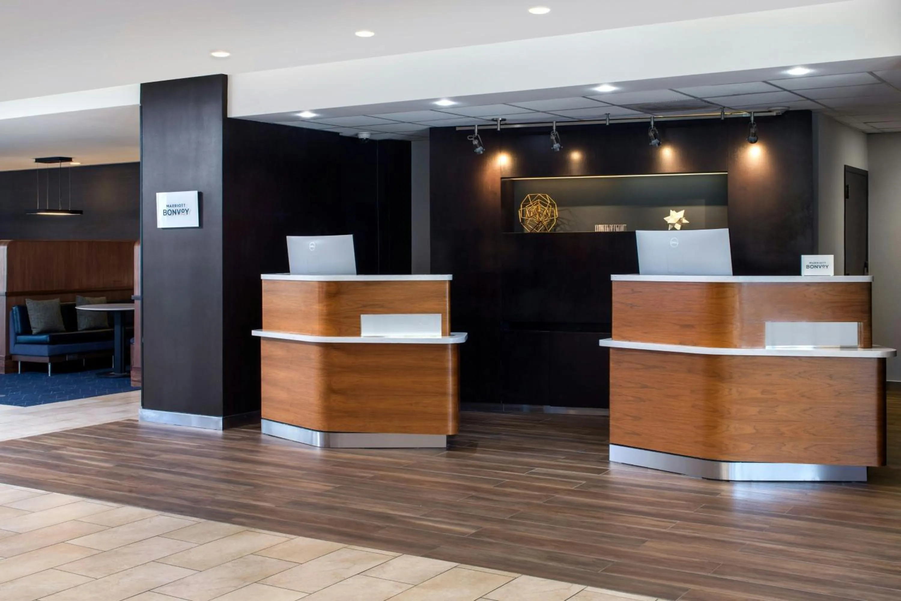 Lobby or reception in Courtyard by Marriott Phoenix Airport
