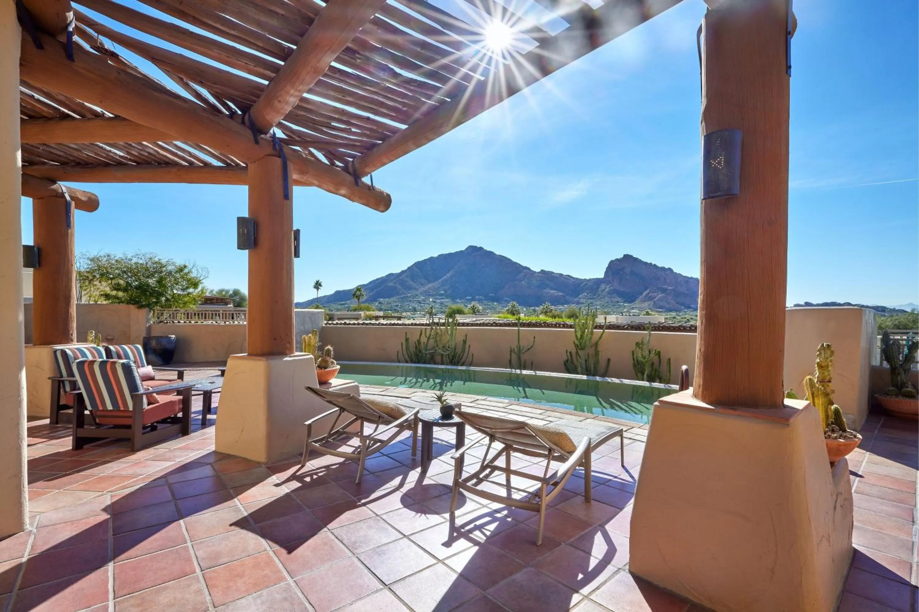 Swimming pool in JW Marriott Scottsdale Camelback Inn Resort & Spa