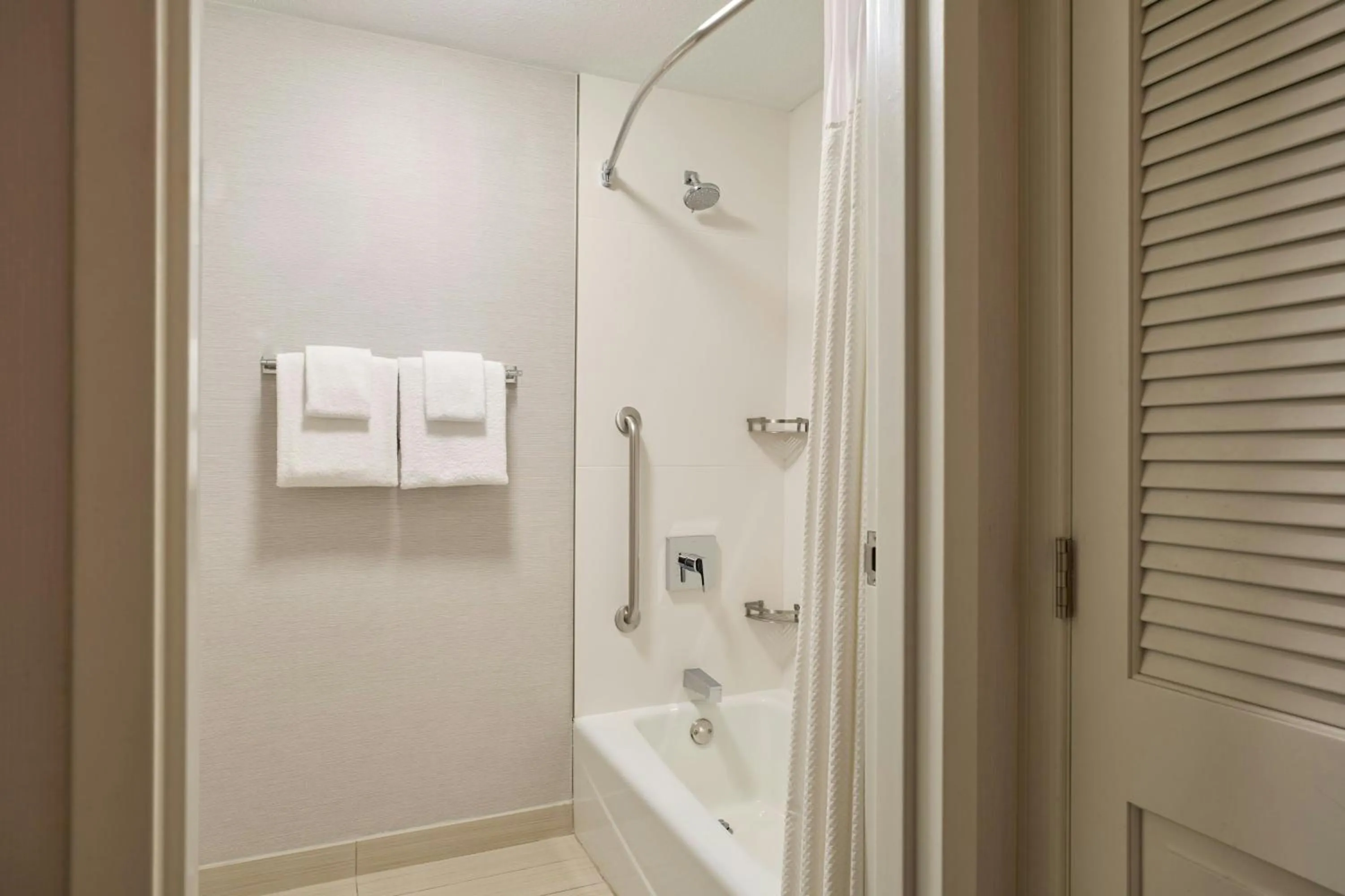Bathroom in Courtyard by Marriott Phoenix North