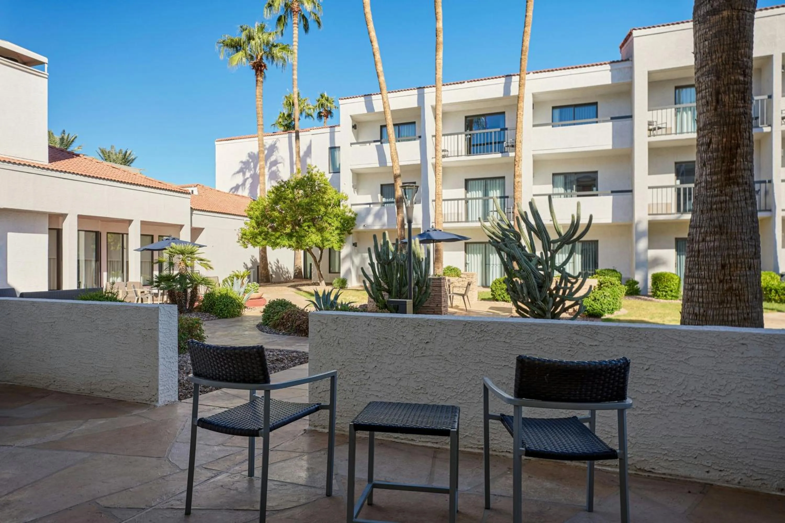Photo of the whole room in Courtyard by Marriott Phoenix North
