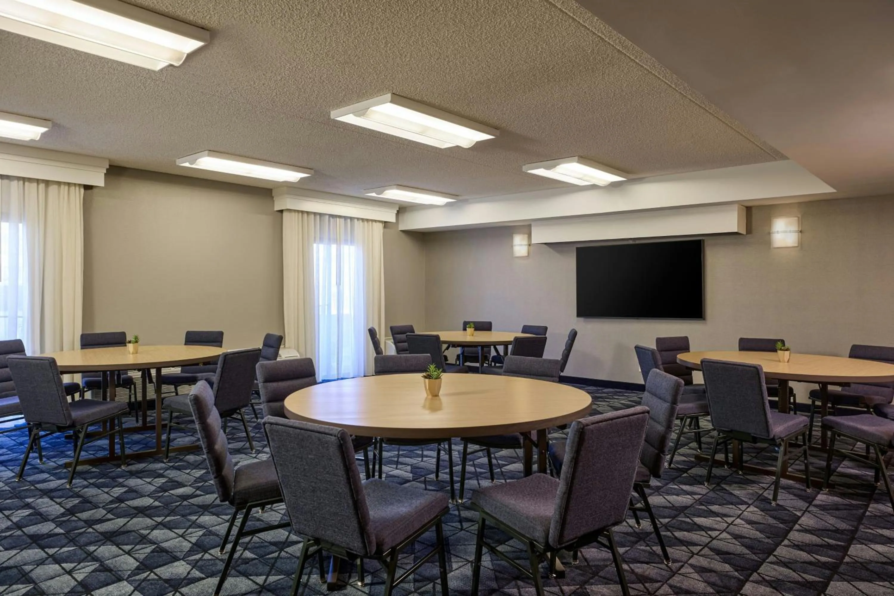Meeting/conference room in Courtyard by Marriott Phoenix North