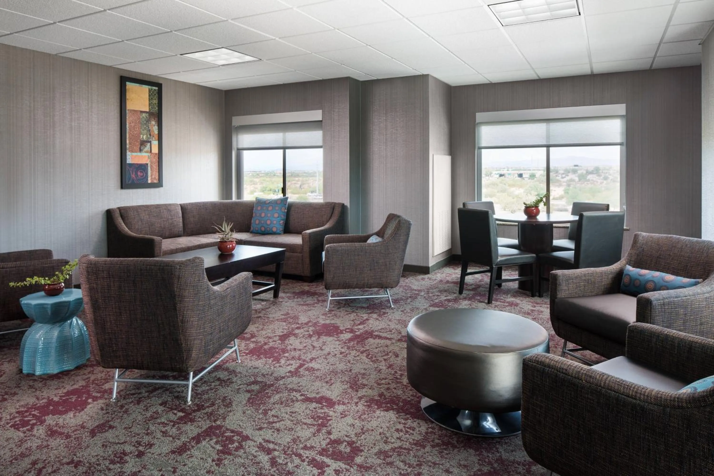 Lounge or bar in Residence Inn Phoenix Desert View at Mayo Clinic