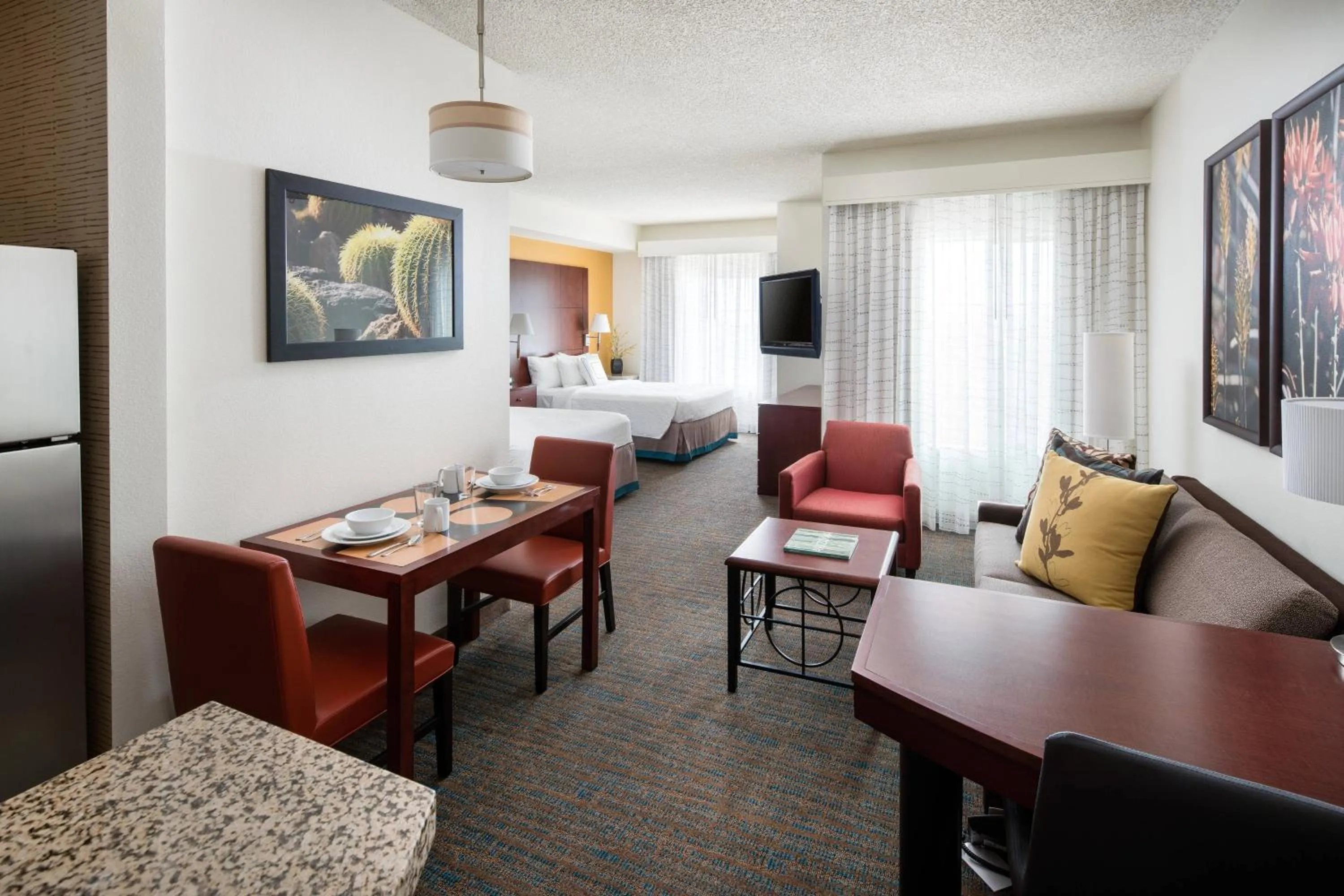 Photo of the whole room in Residence Inn Phoenix Desert View at Mayo Clinic