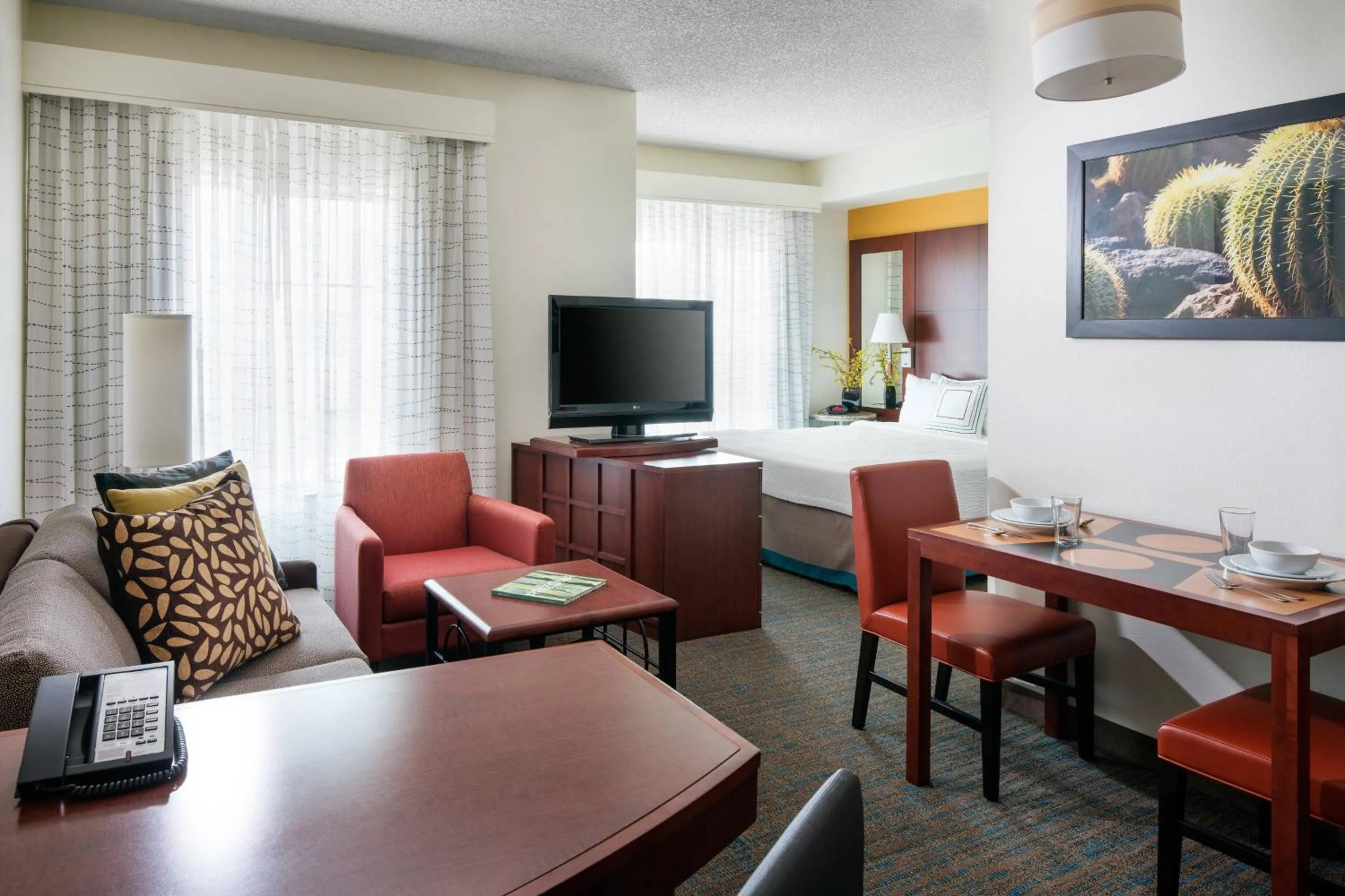 Photo of the whole room in Residence Inn Phoenix Desert View at Mayo Clinic