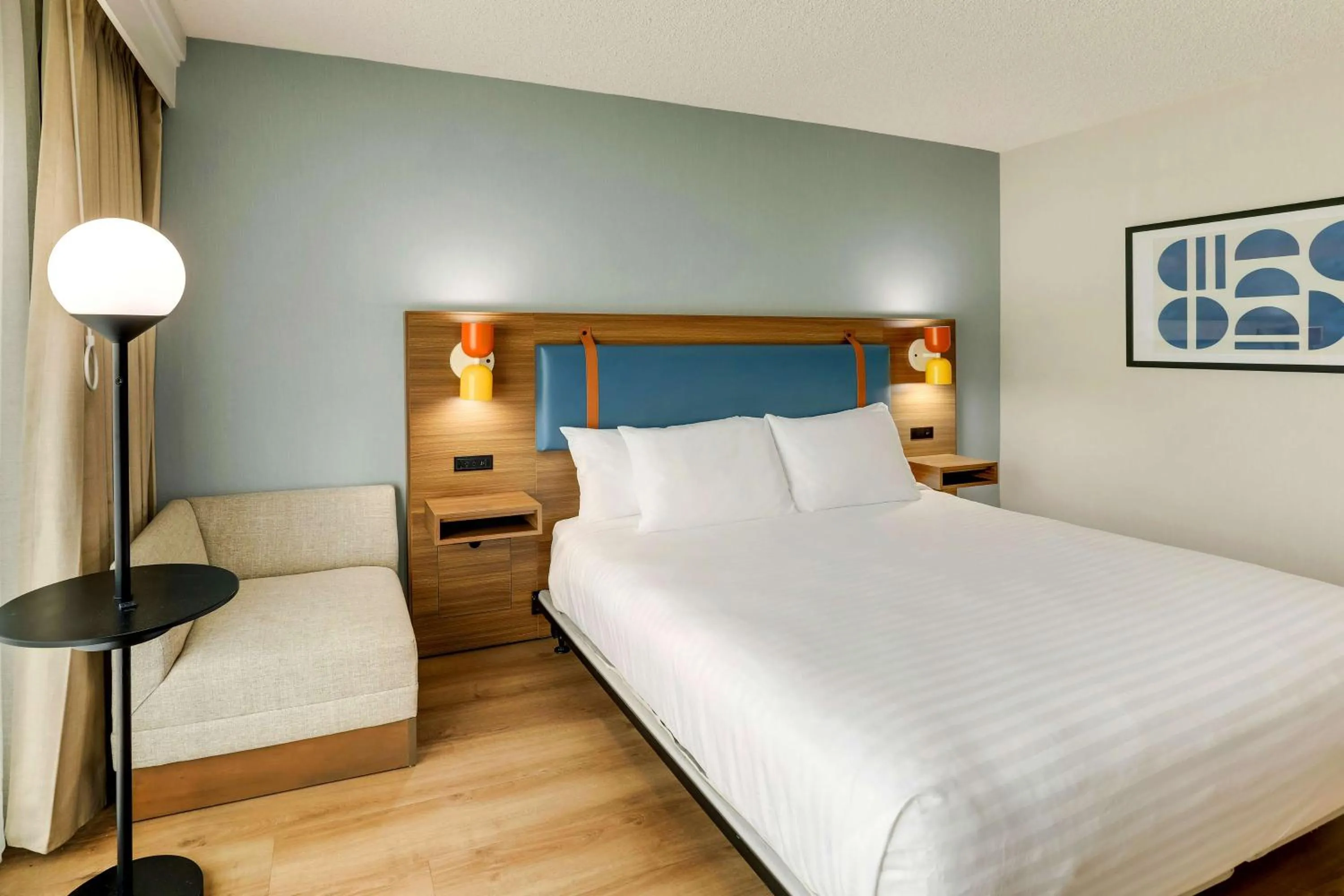 Bedroom in Sonesta Select Scottsdale at Mayo Clinic Campus