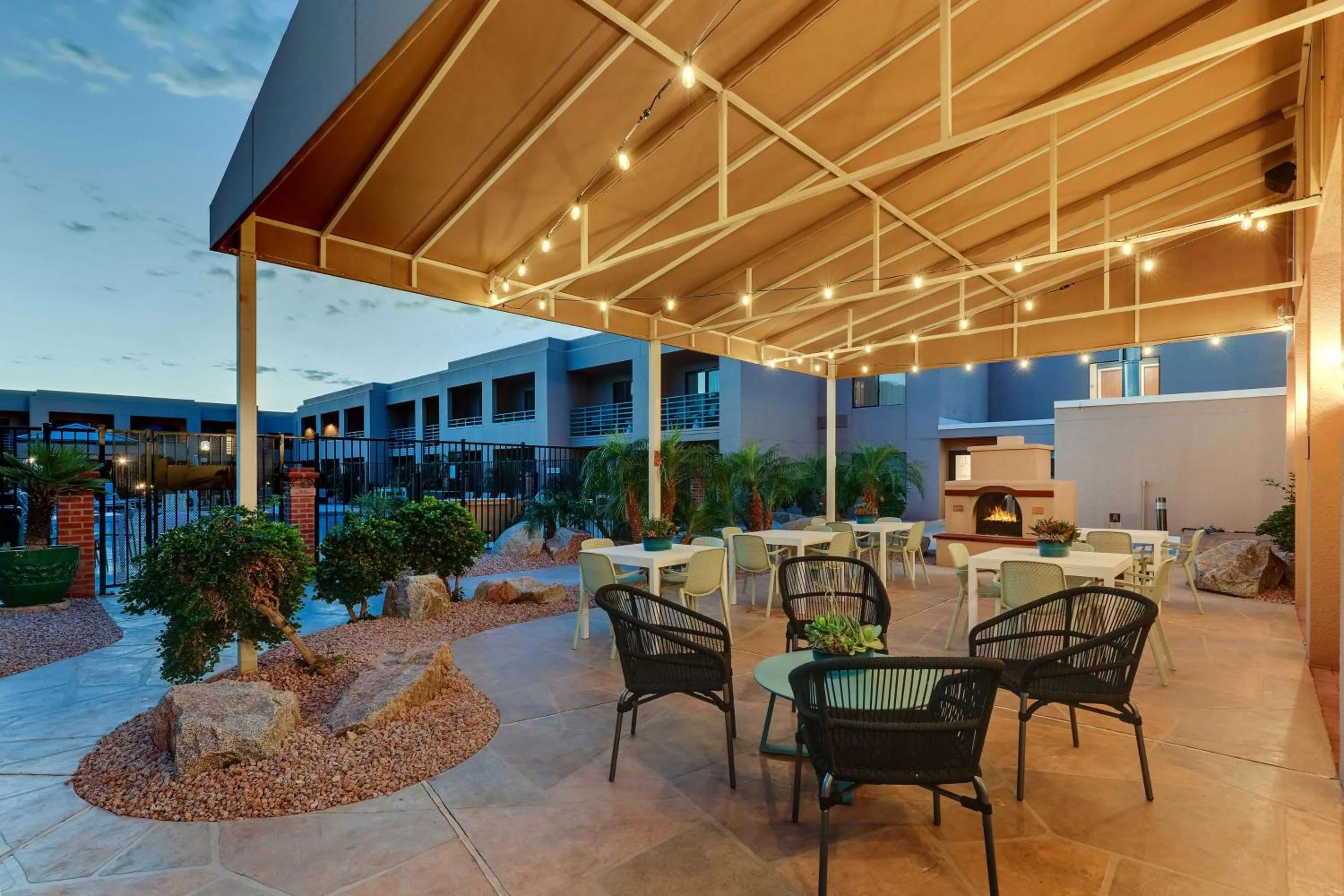 Property building in Sonesta Select Scottsdale at Mayo Clinic Campus