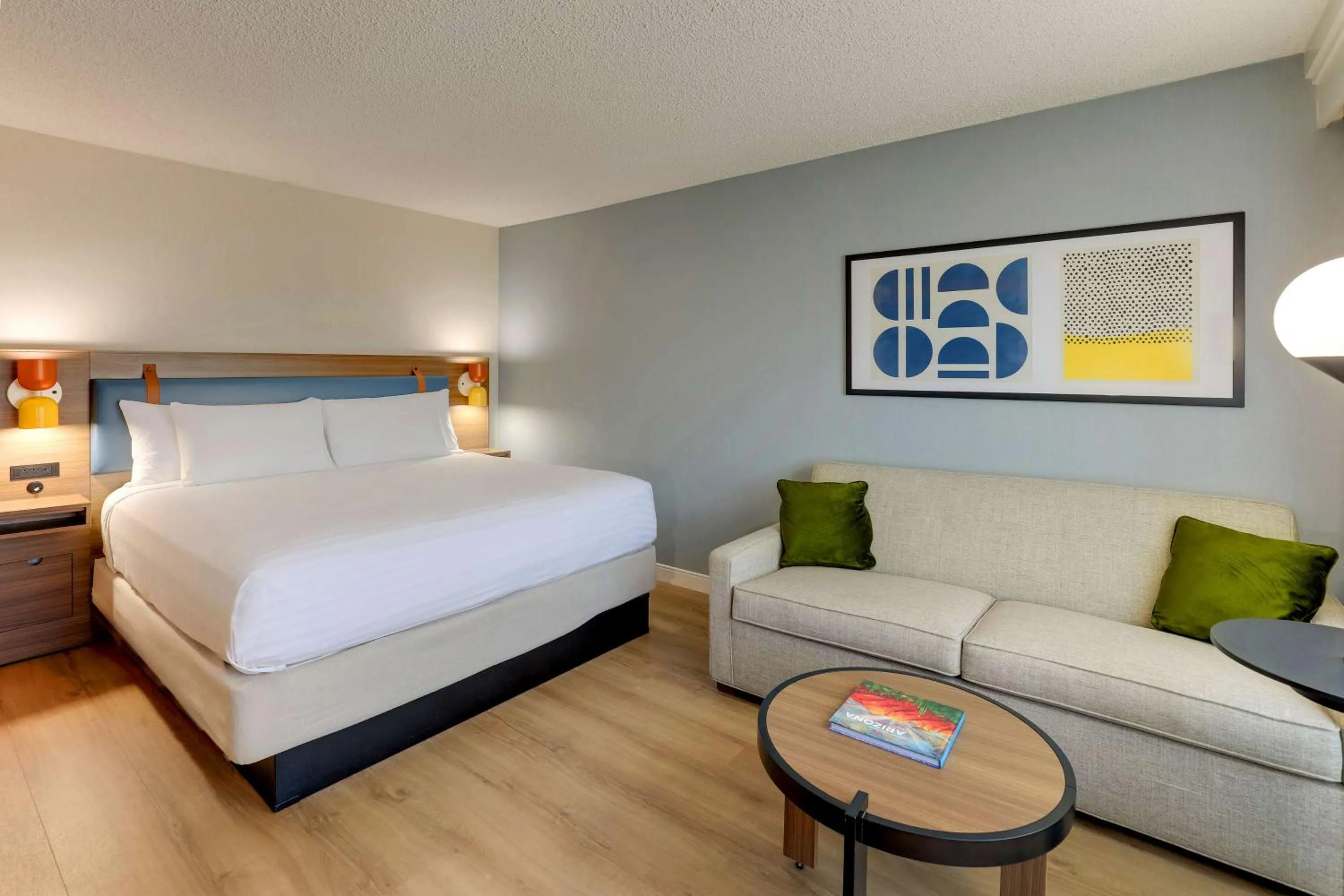 Bedroom in Sonesta Select Scottsdale at Mayo Clinic Campus