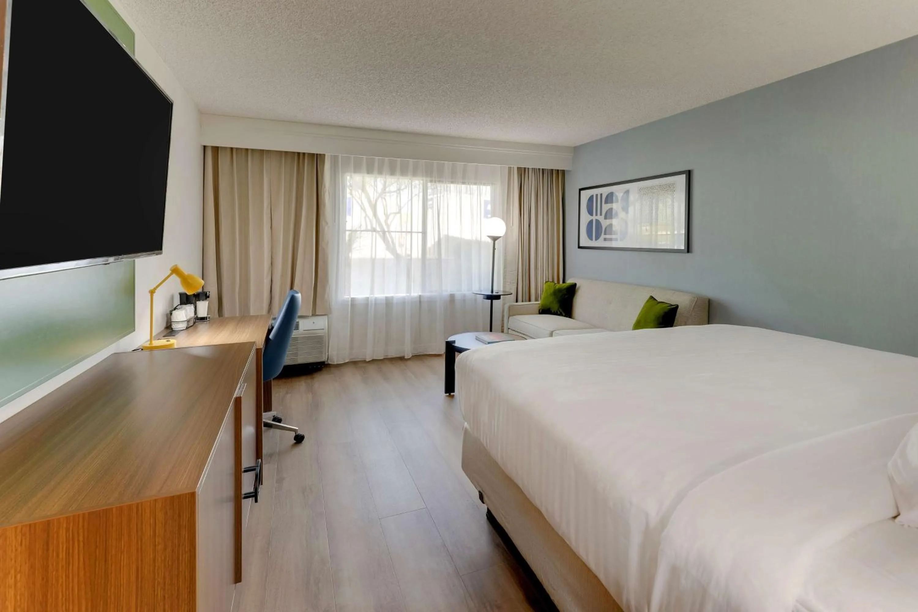 Bedroom in Sonesta Select Scottsdale at Mayo Clinic Campus