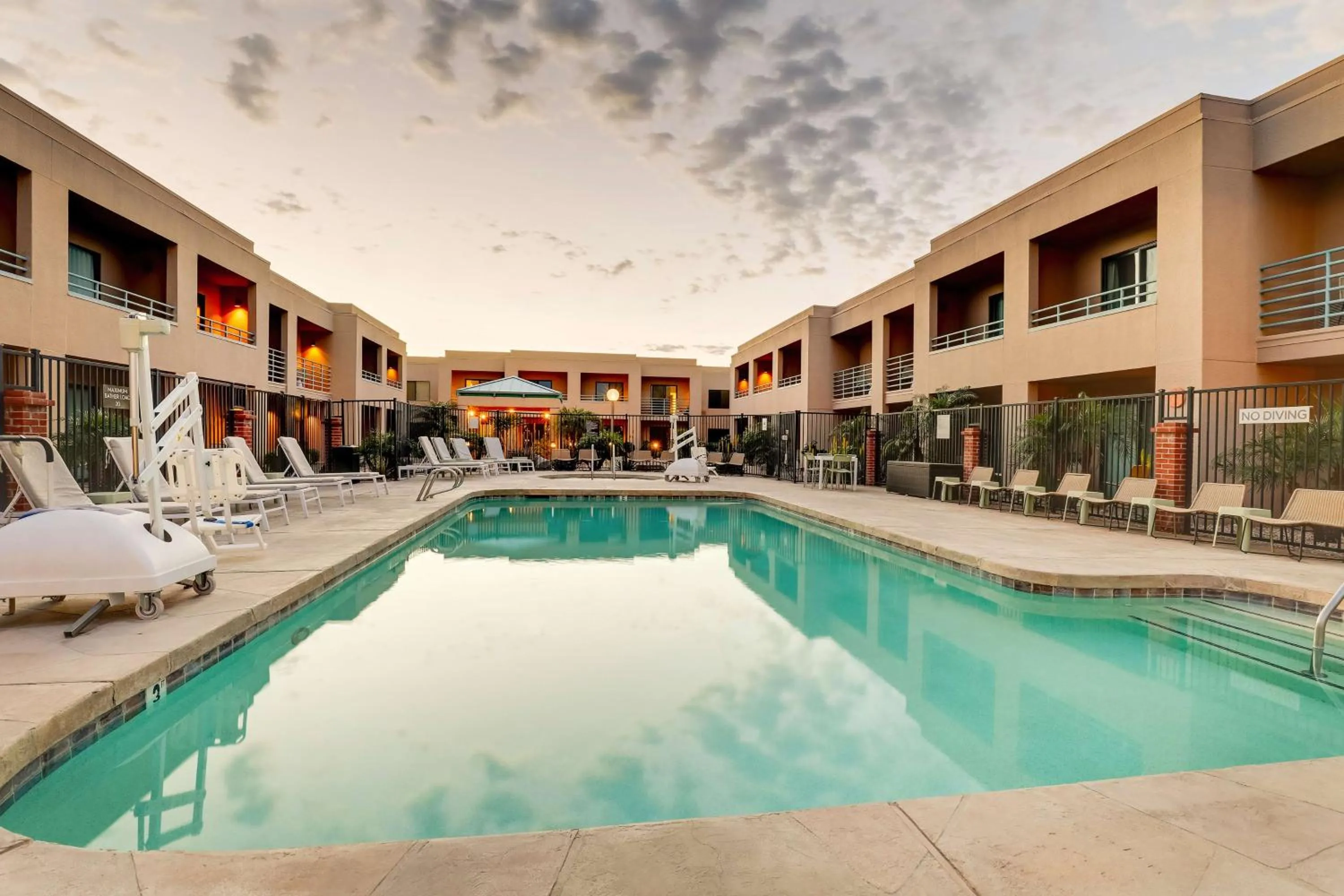 Pool view in Sonesta Select Scottsdale at Mayo Clinic Campus