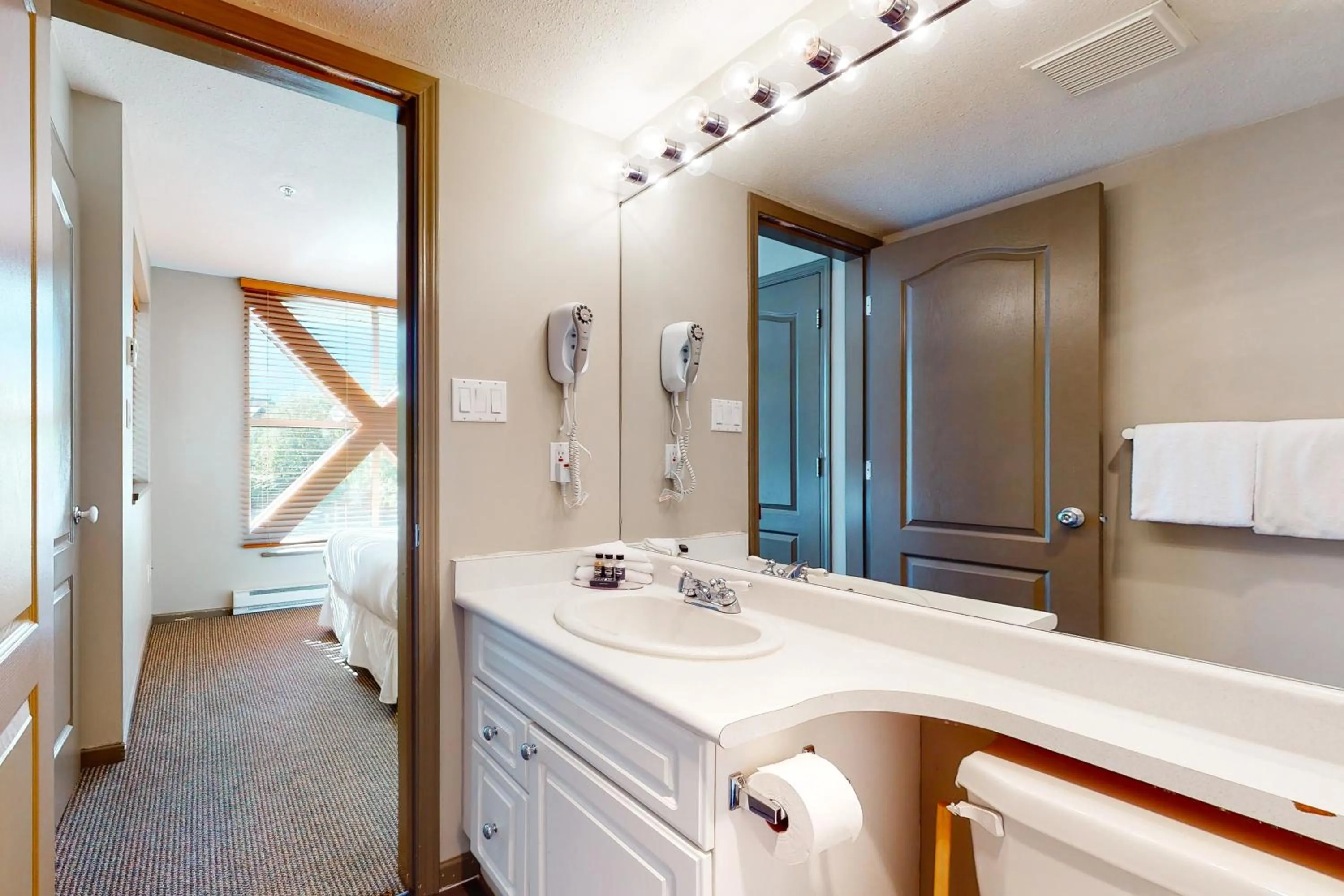 Town Plaza, Unit 256