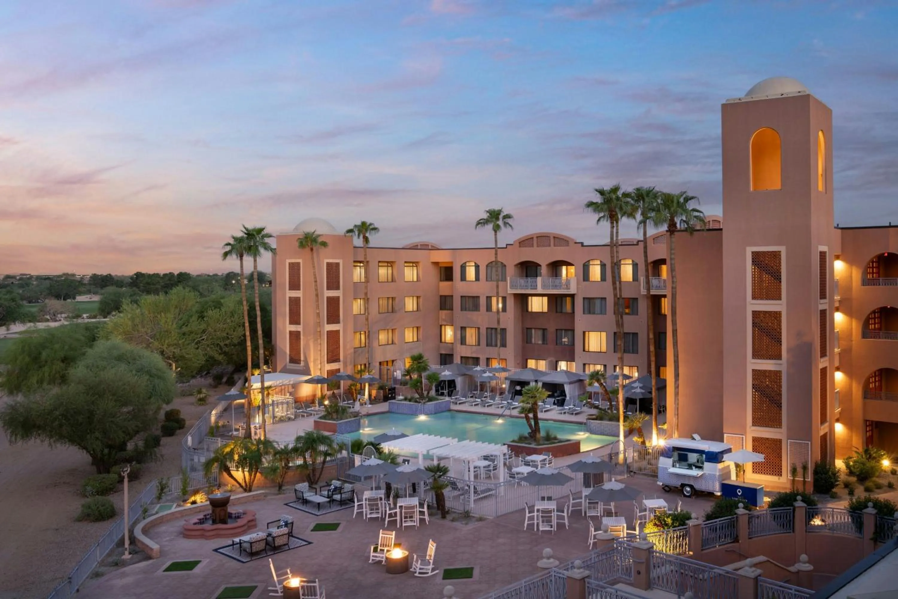 Swimming pool in Scottsdale Marriott at McDowell Mountains
