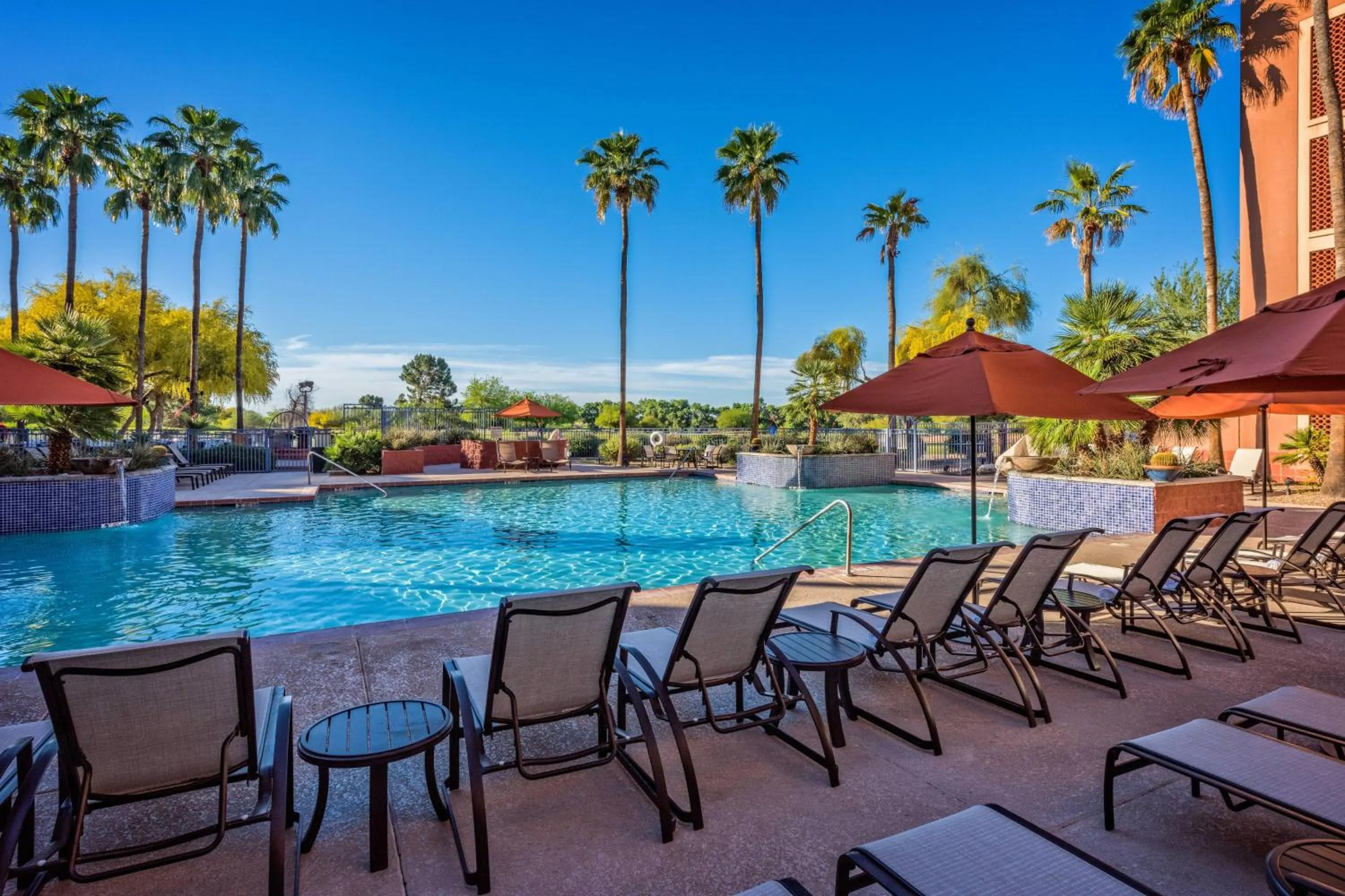 Swimming pool in Scottsdale Marriott at McDowell Mountains