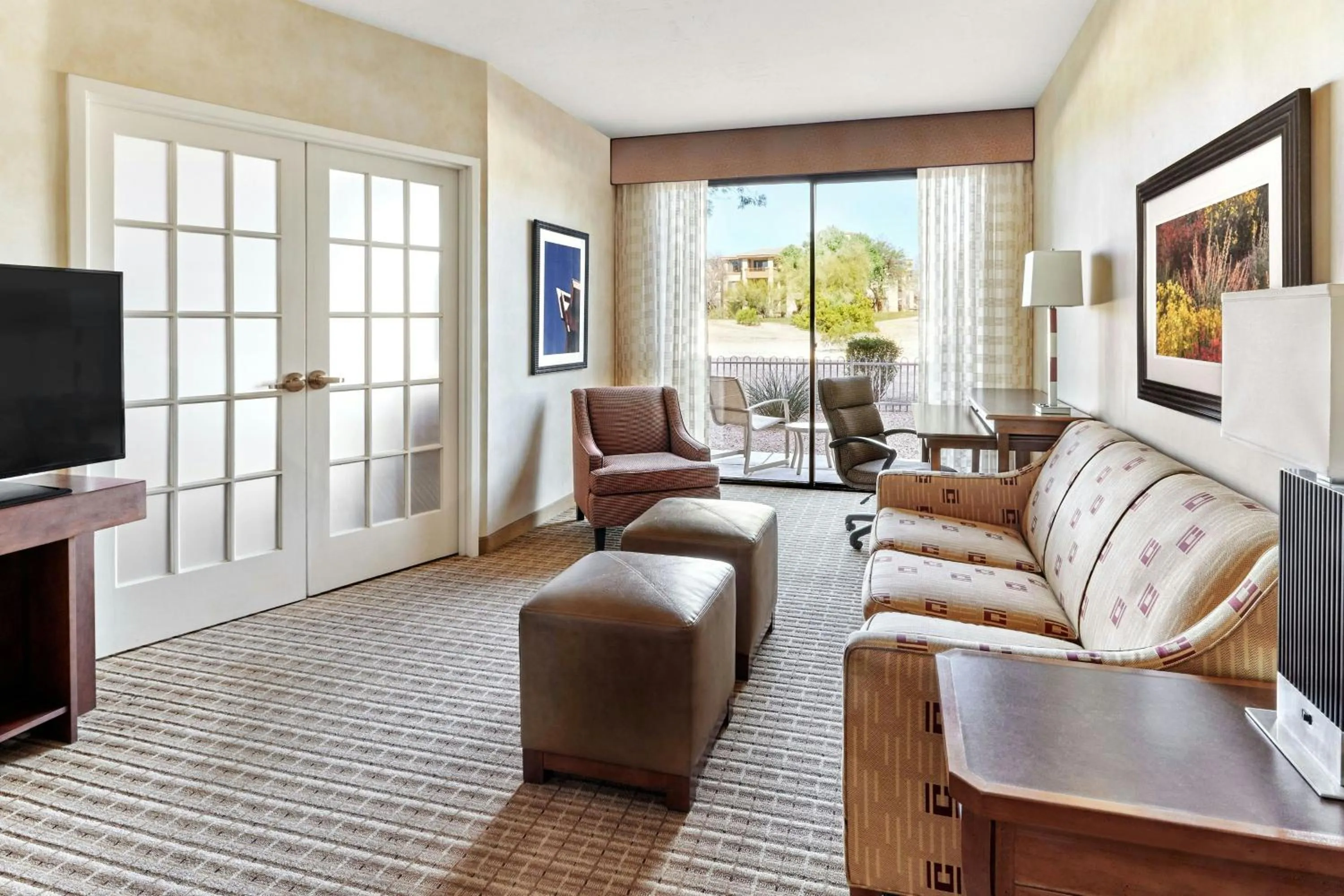 Living room in Scottsdale Marriott at McDowell Mountains