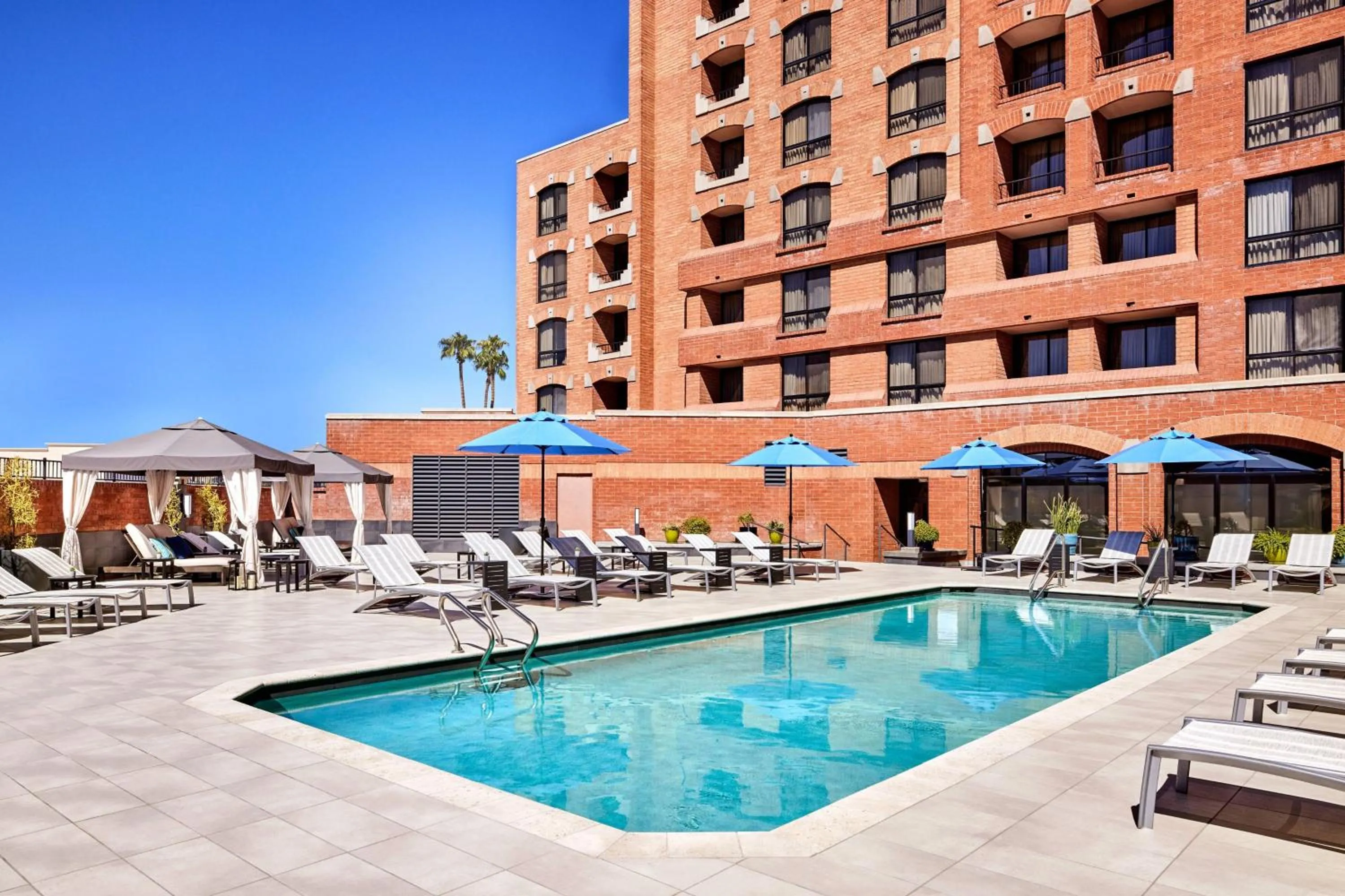 Swimming pool in Scottsdale Marriott Old Town