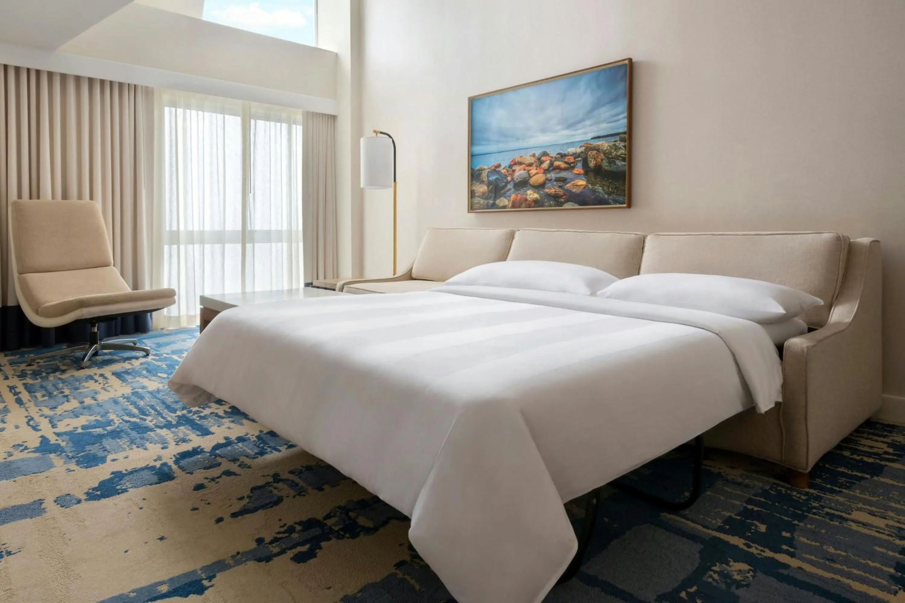 Photo of the whole room, Bed in Newport Marriott Hotel & Spa