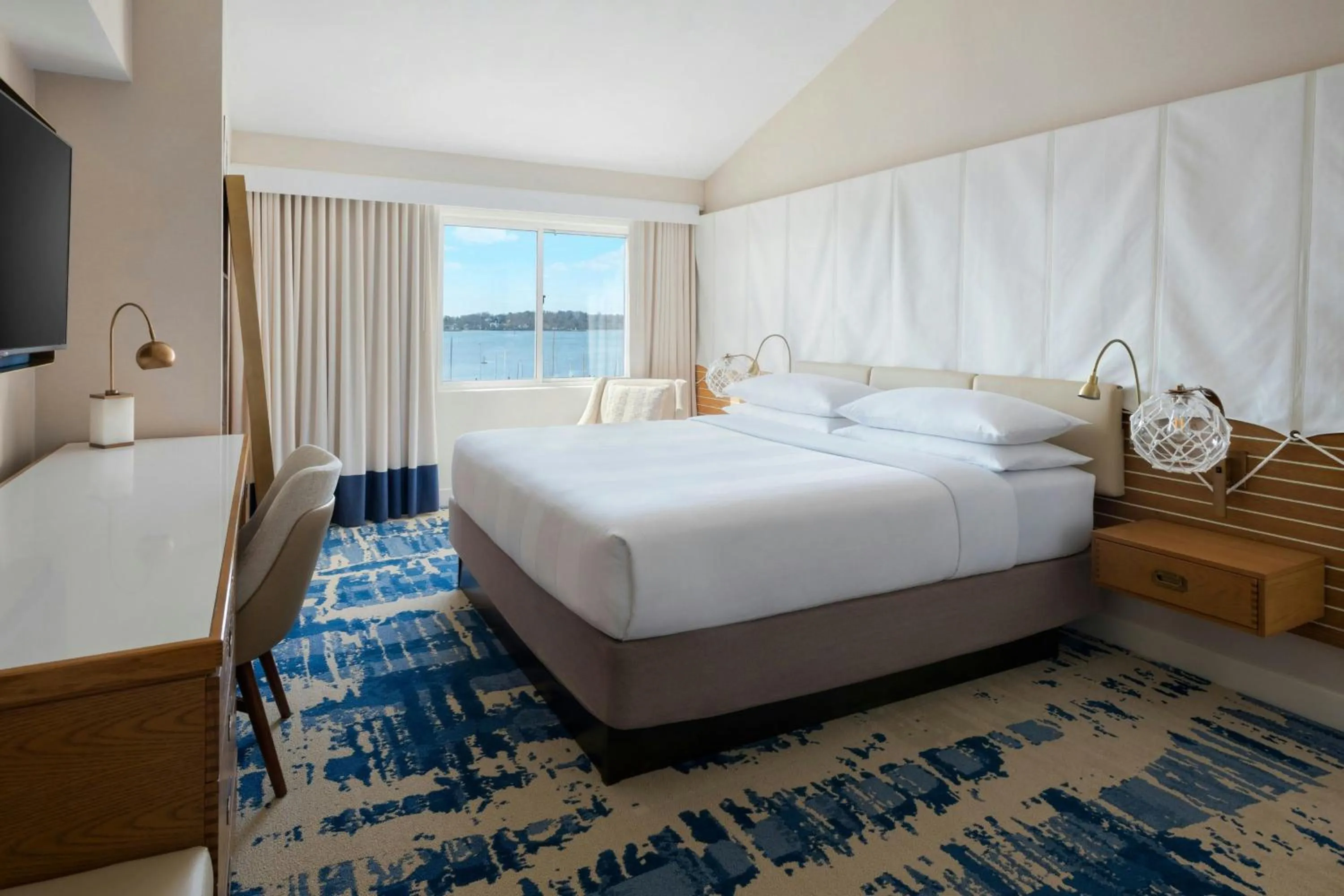 Bedroom, Bed in Newport Marriott Hotel & Spa