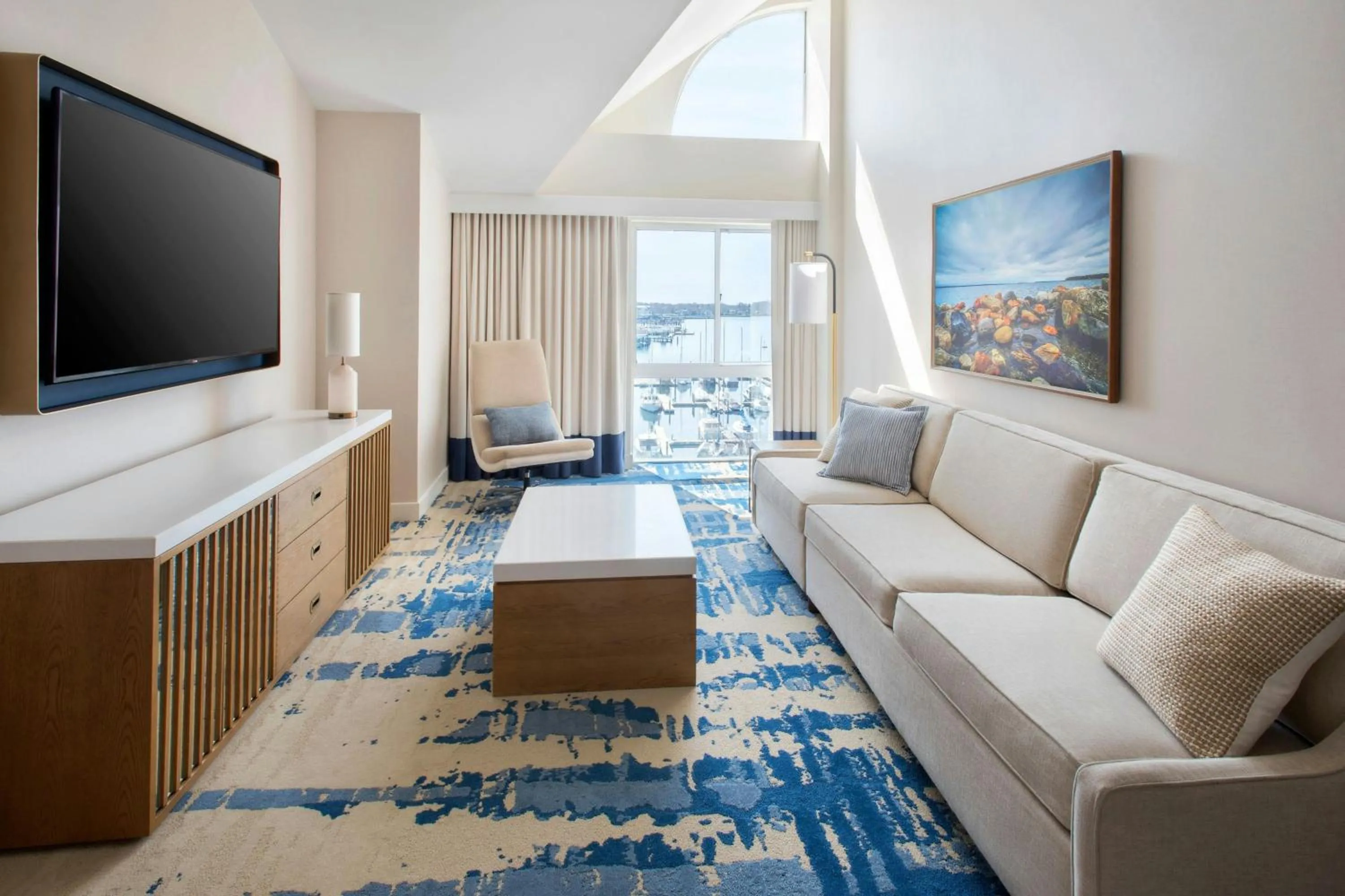 Living room in Newport Marriott Hotel & Spa