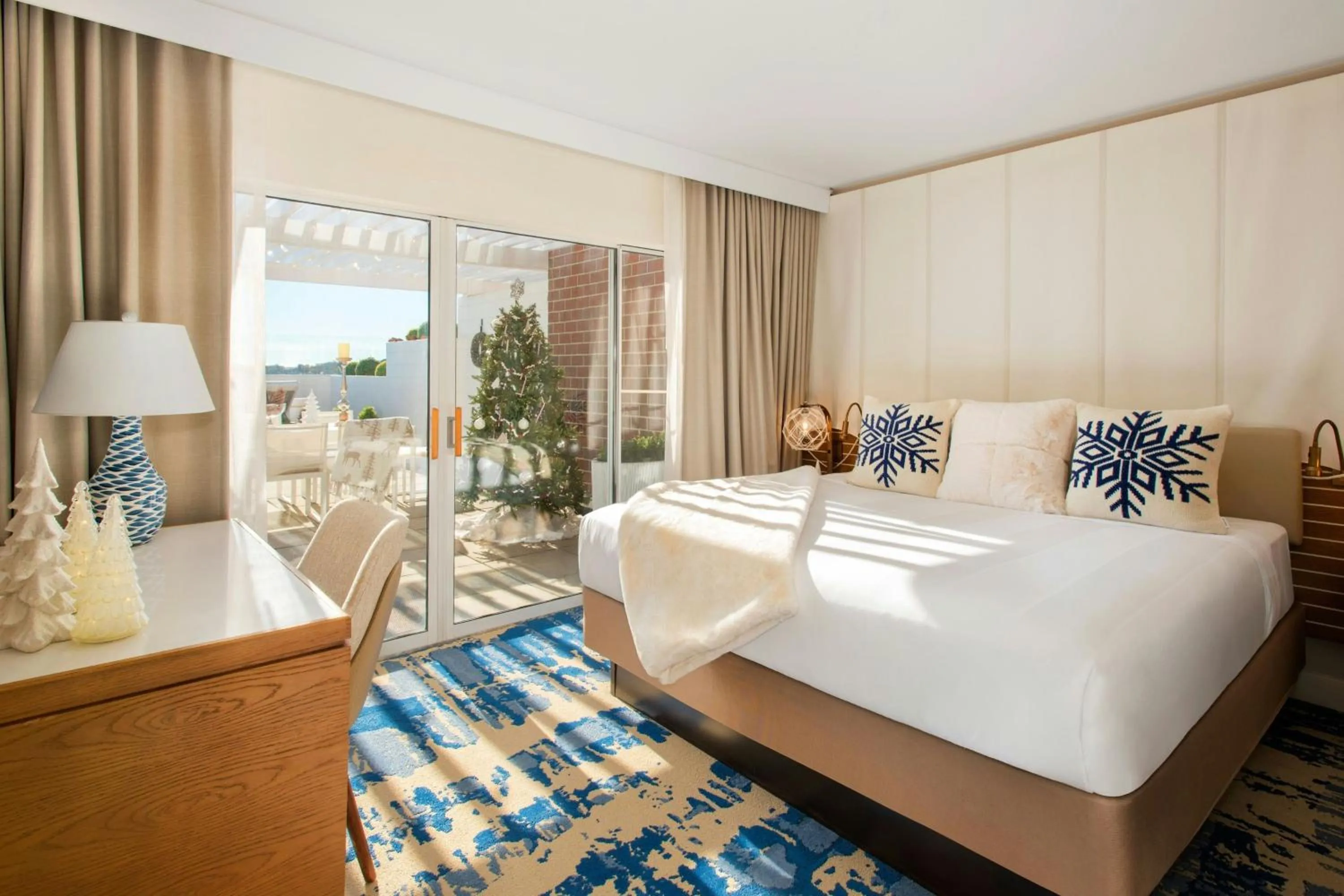 Bedroom, Bed in Newport Marriott Hotel & Spa