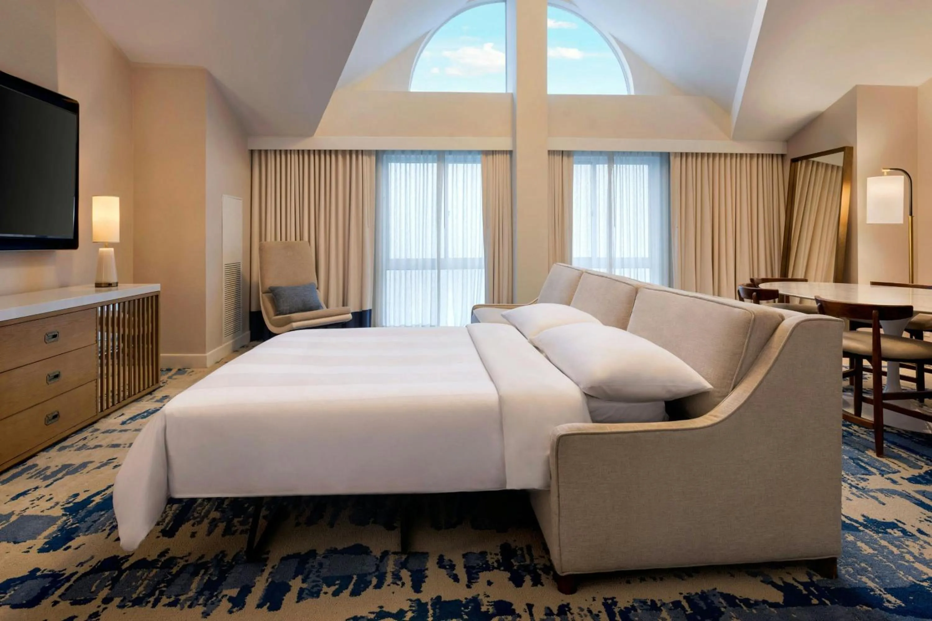 Photo of the whole room, Bed in Newport Marriott Hotel & Spa