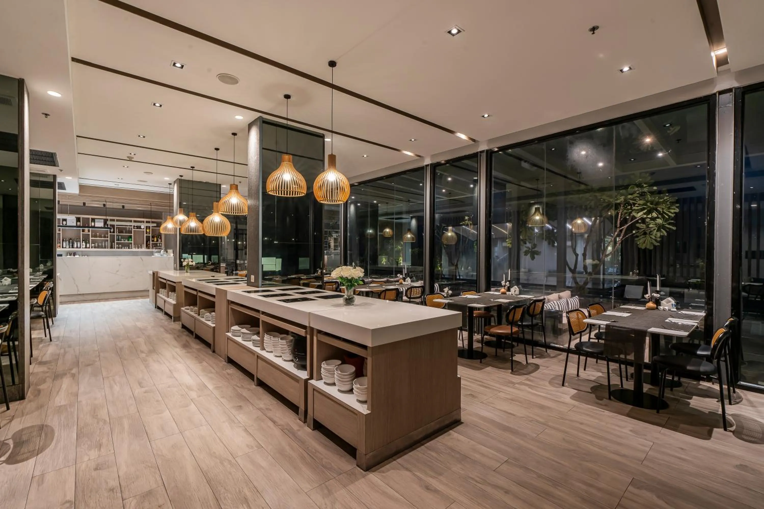 Restaurant/places to eat in Arden Hotel and Residence by At Mind