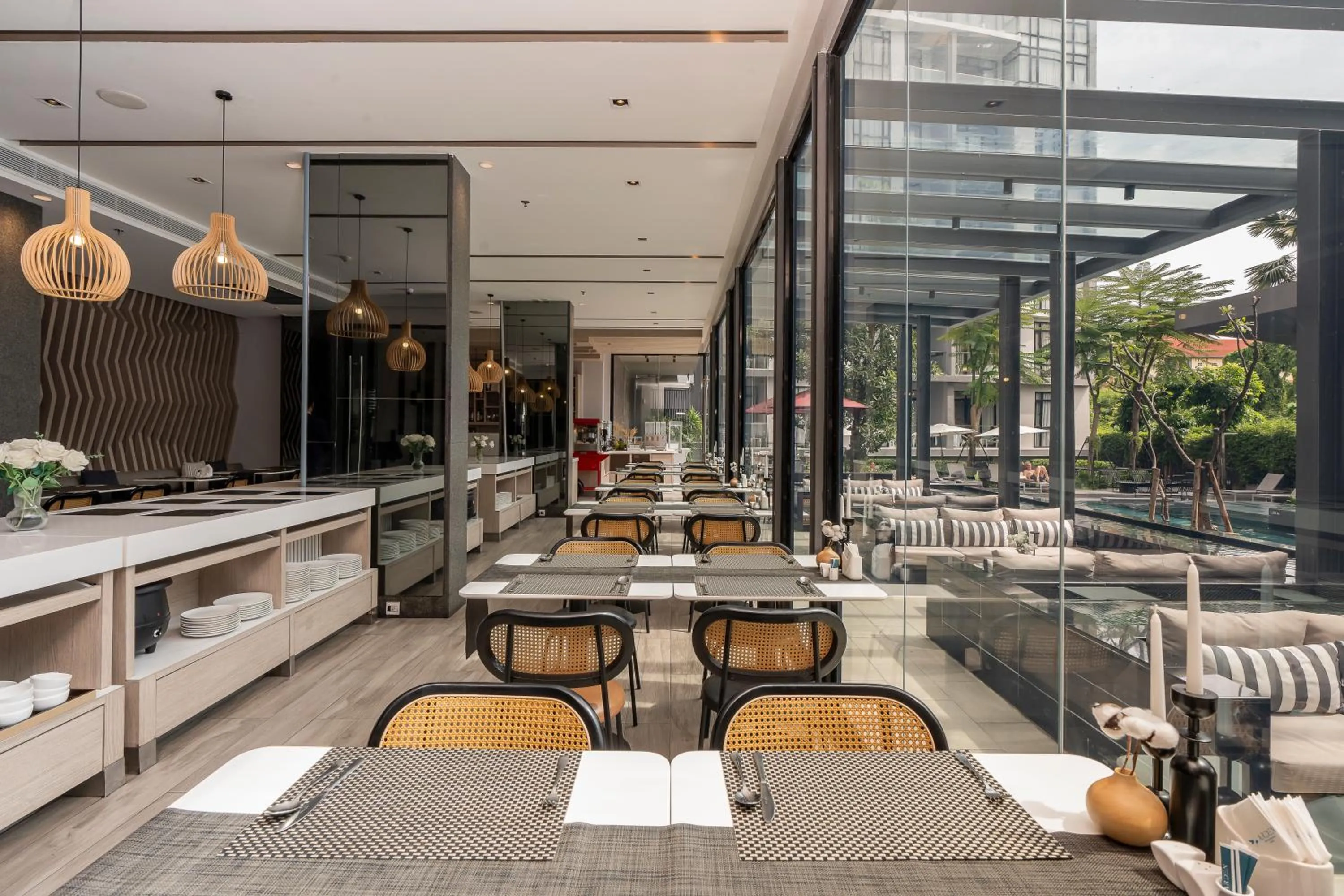 Restaurant/places to eat in Arden Hotel and Residence by At Mind