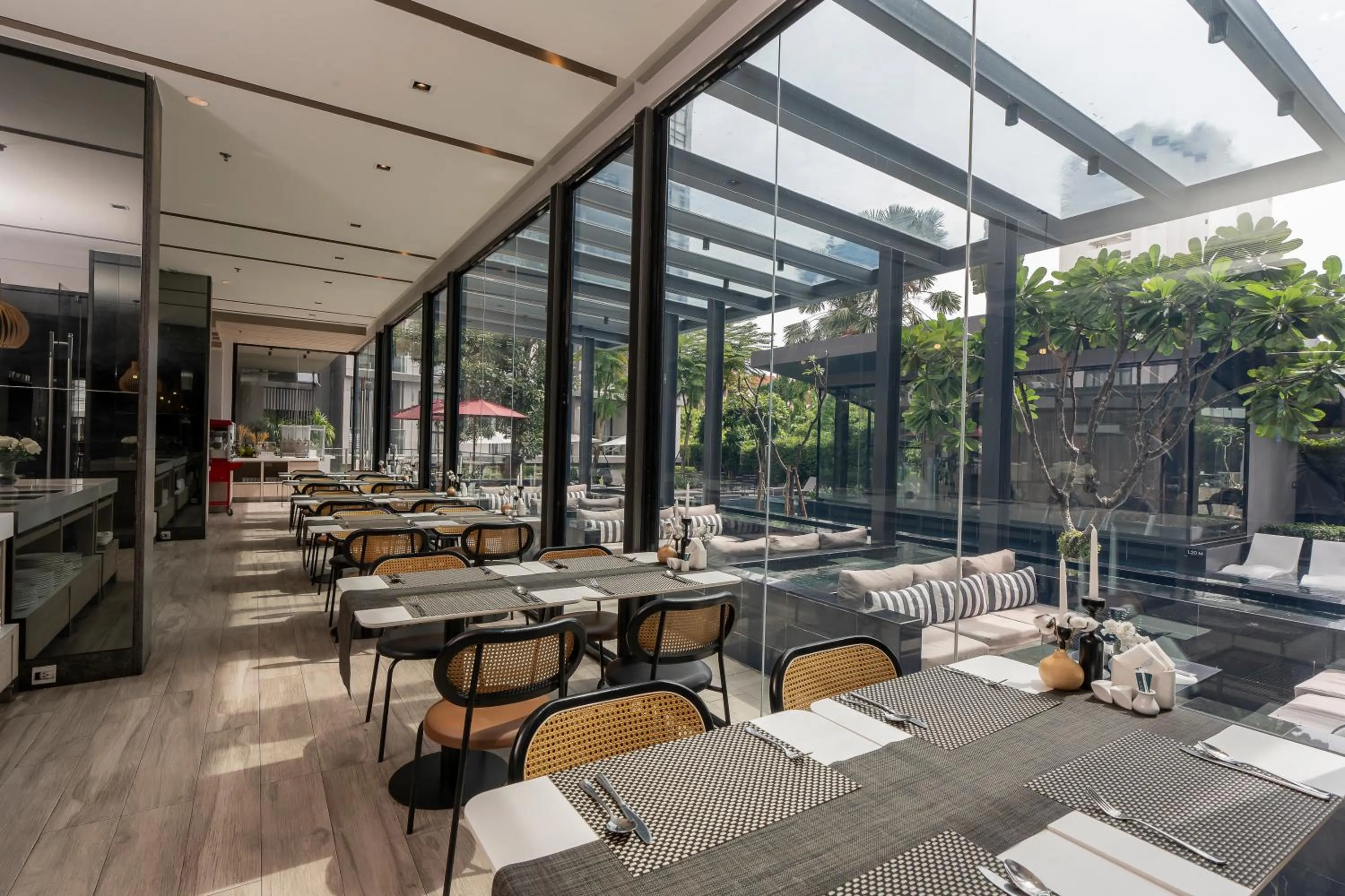 Restaurant/places to eat in Arden Hotel and Residence by At Mind