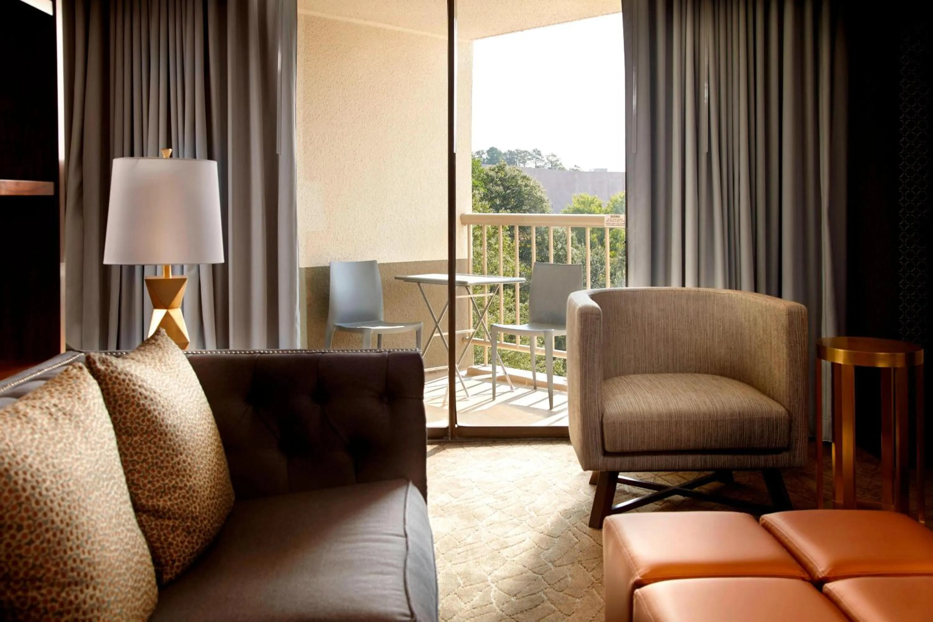 Lounge or bar in Raleigh Marriott Crabtree Valley