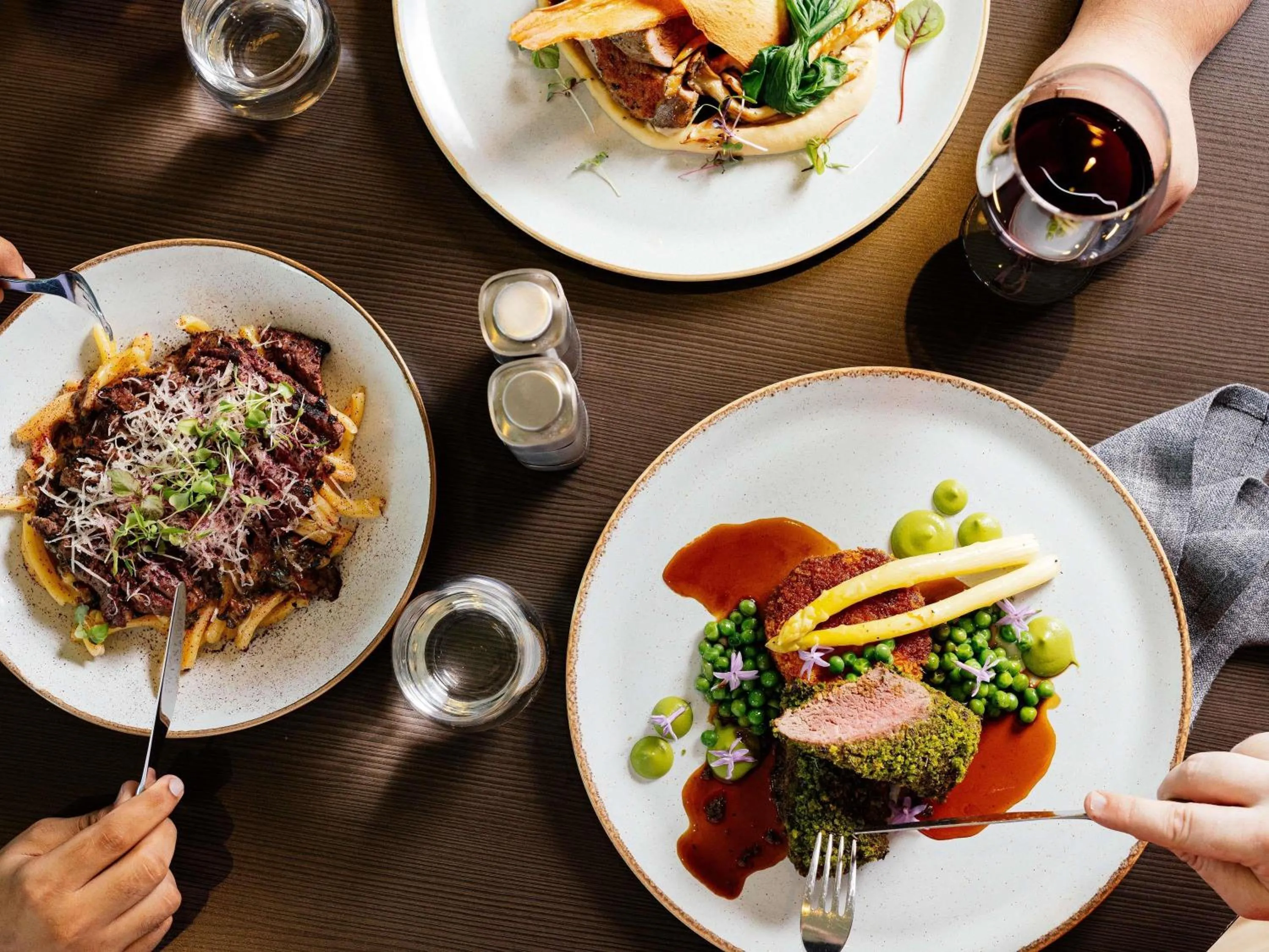 Restaurant/places to eat in Pullman Brisbane Airport