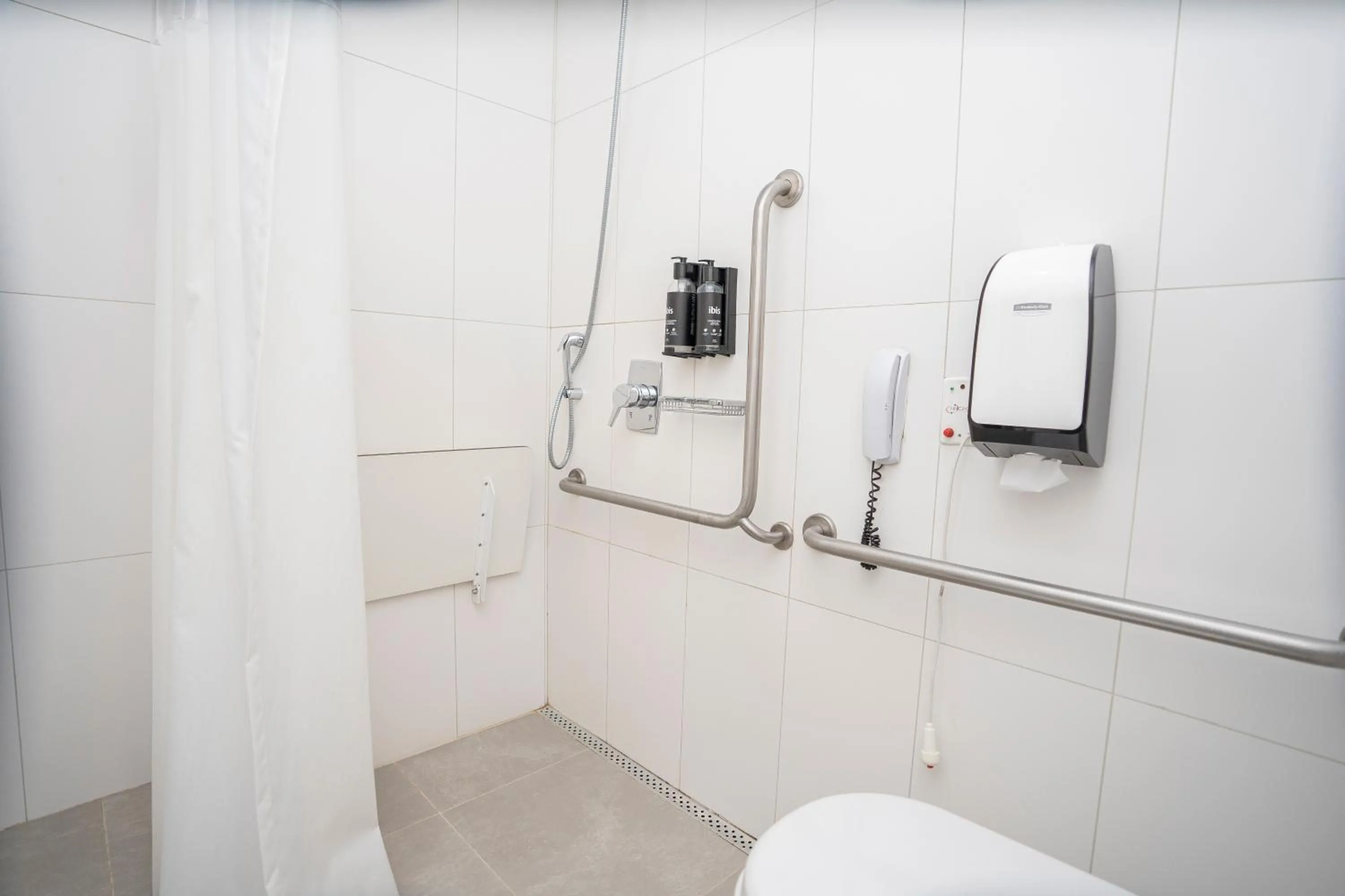 Bathroom in Ibis Budget São Bernardo do Campo