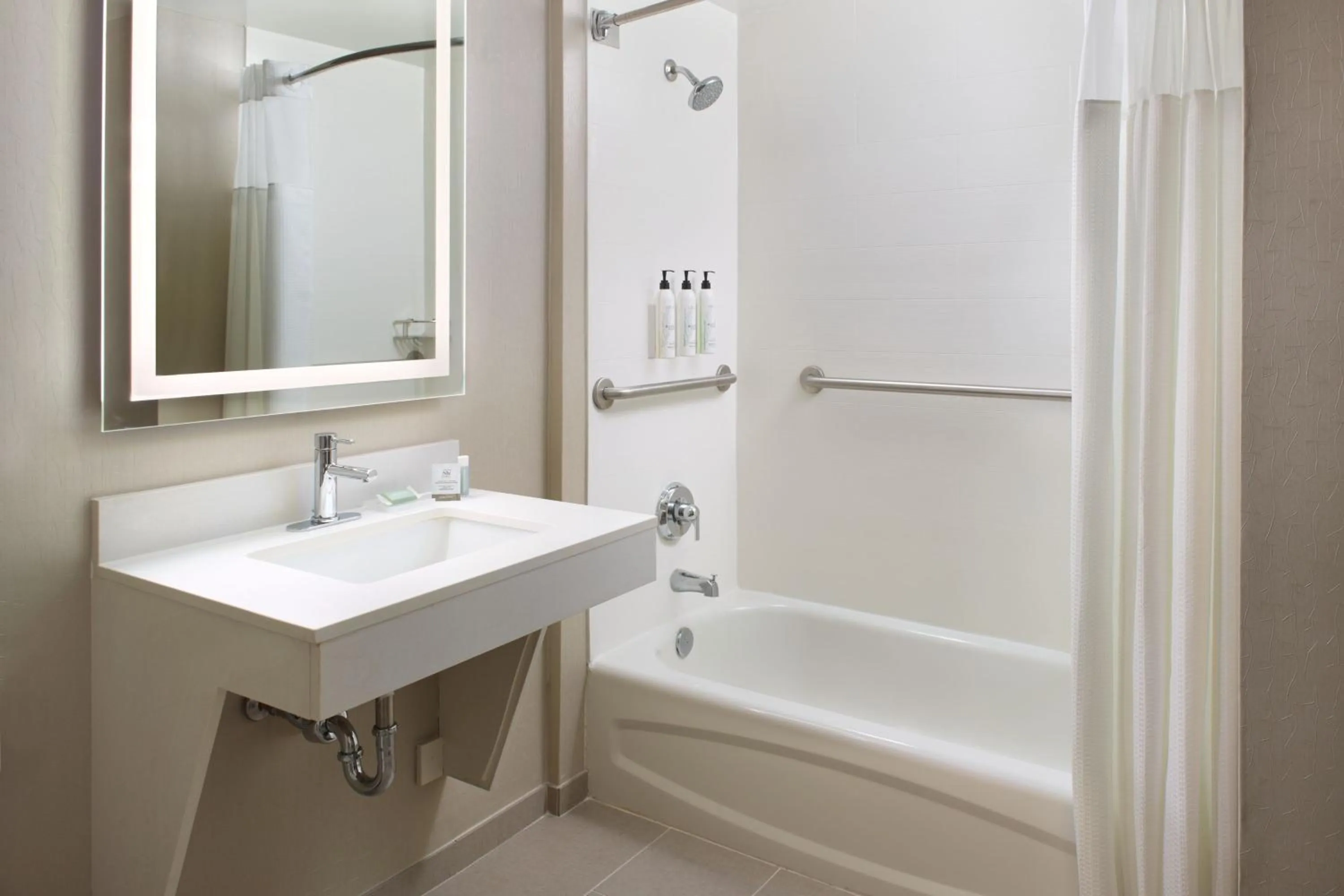 Bathroom in SpringHill Suites Raleigh-Durham Airport/Research Triangle Park