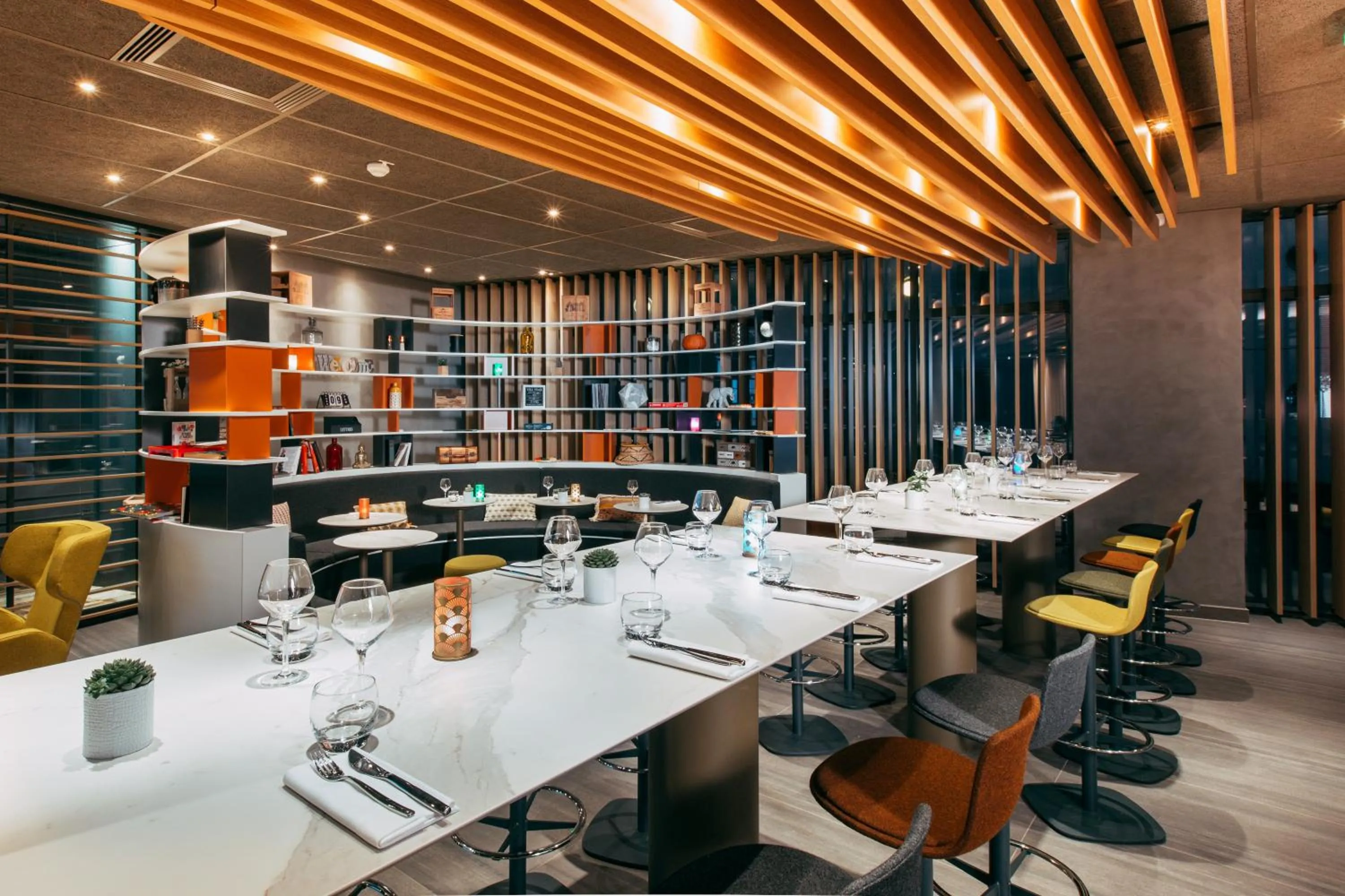 Restaurant/places to eat in Novotel Paris Coeur d'Orly Airport